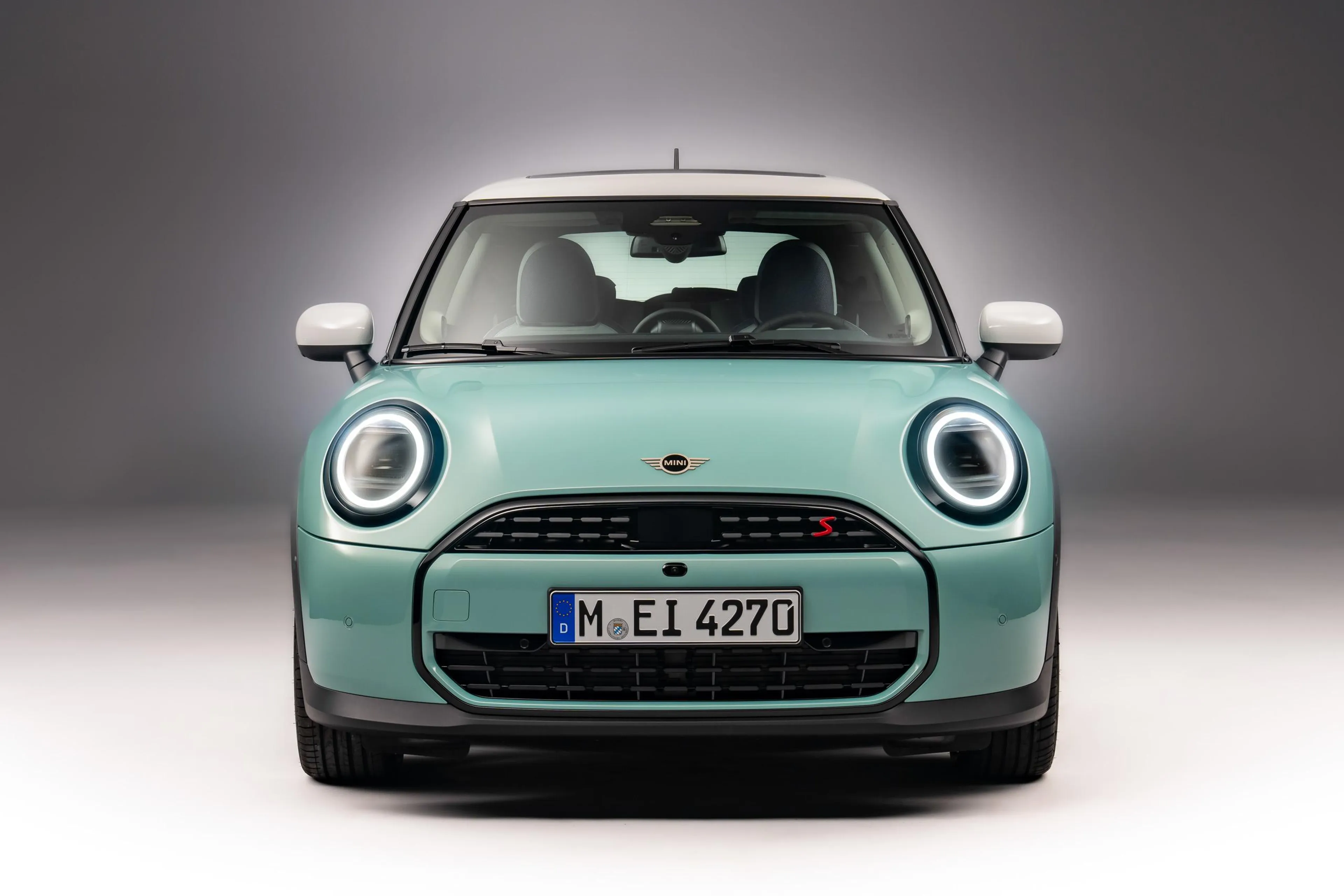 Mini debuts 2025 Cooper hatch with ICE power