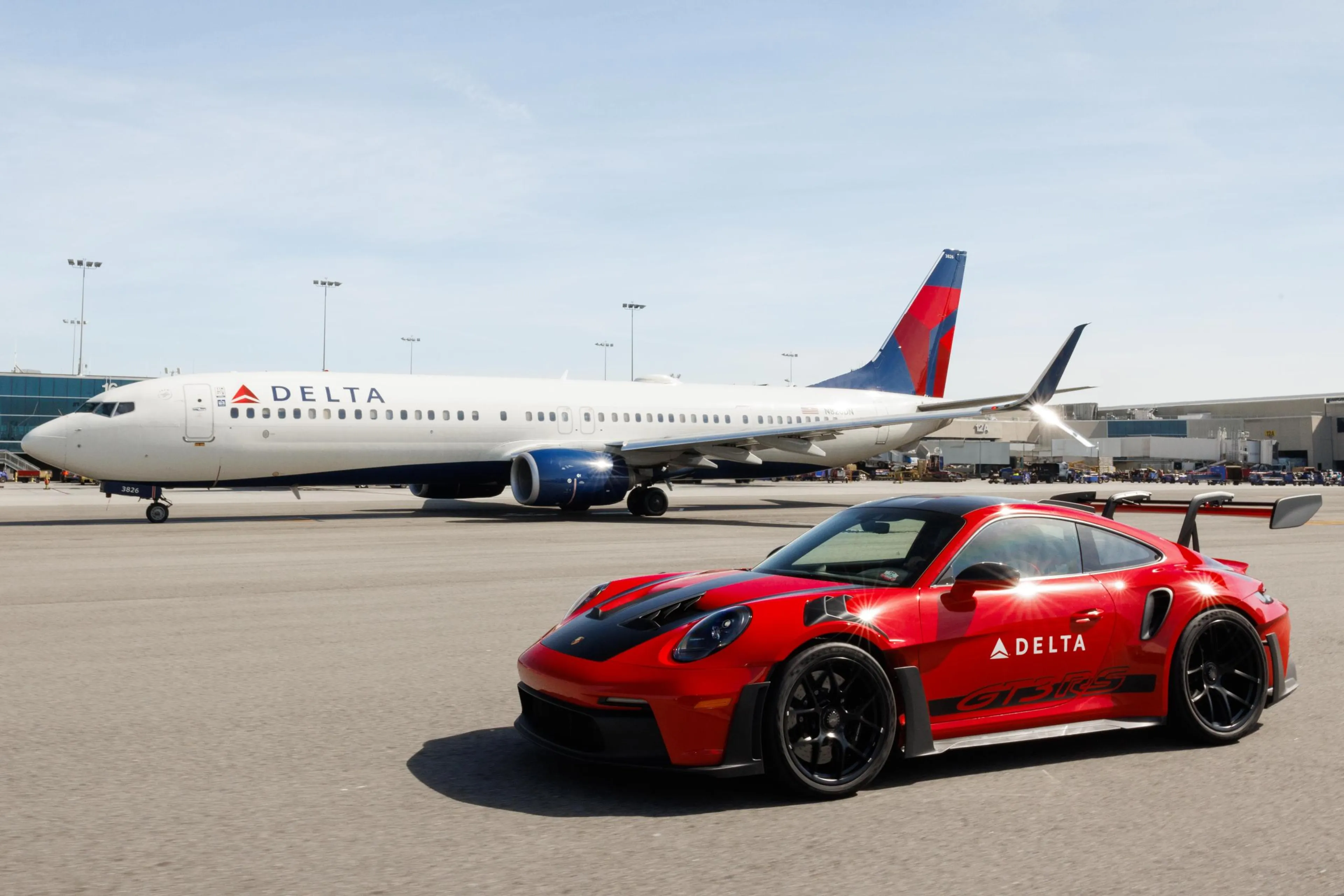 This Porsche 911 GT3 RS is on duty for your connecting flight