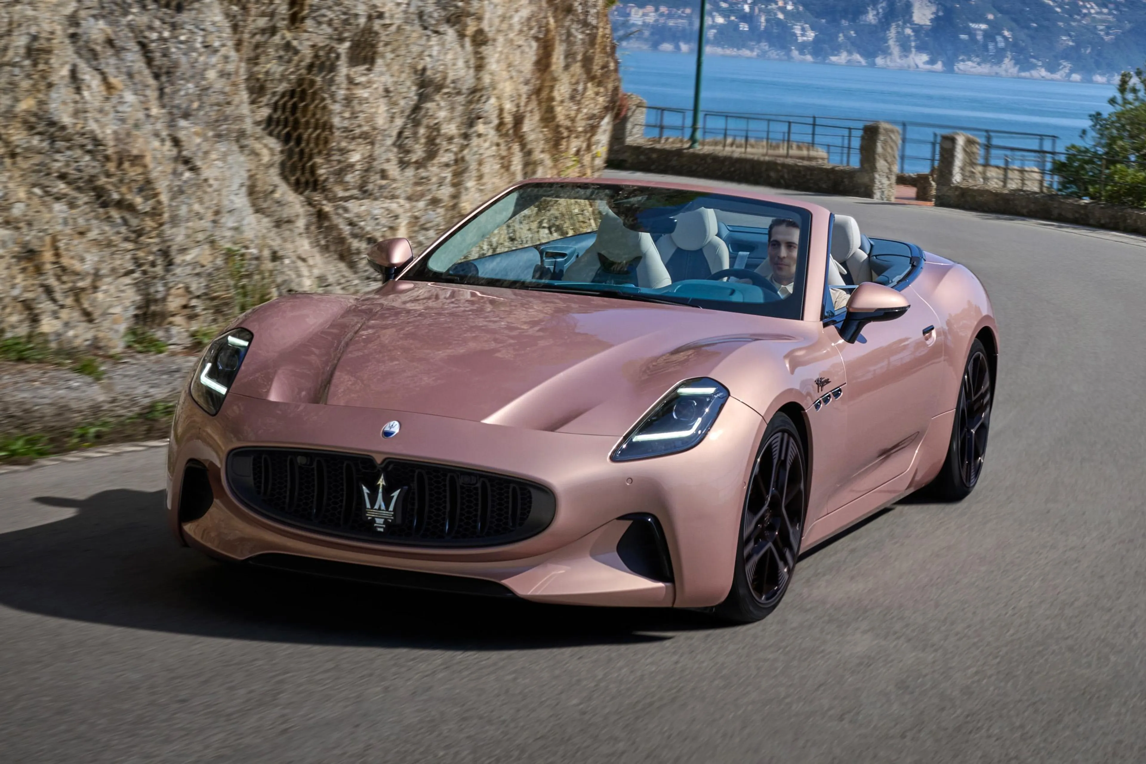 2024 GranCabrio Folgore: Maserati debuts drop top EV