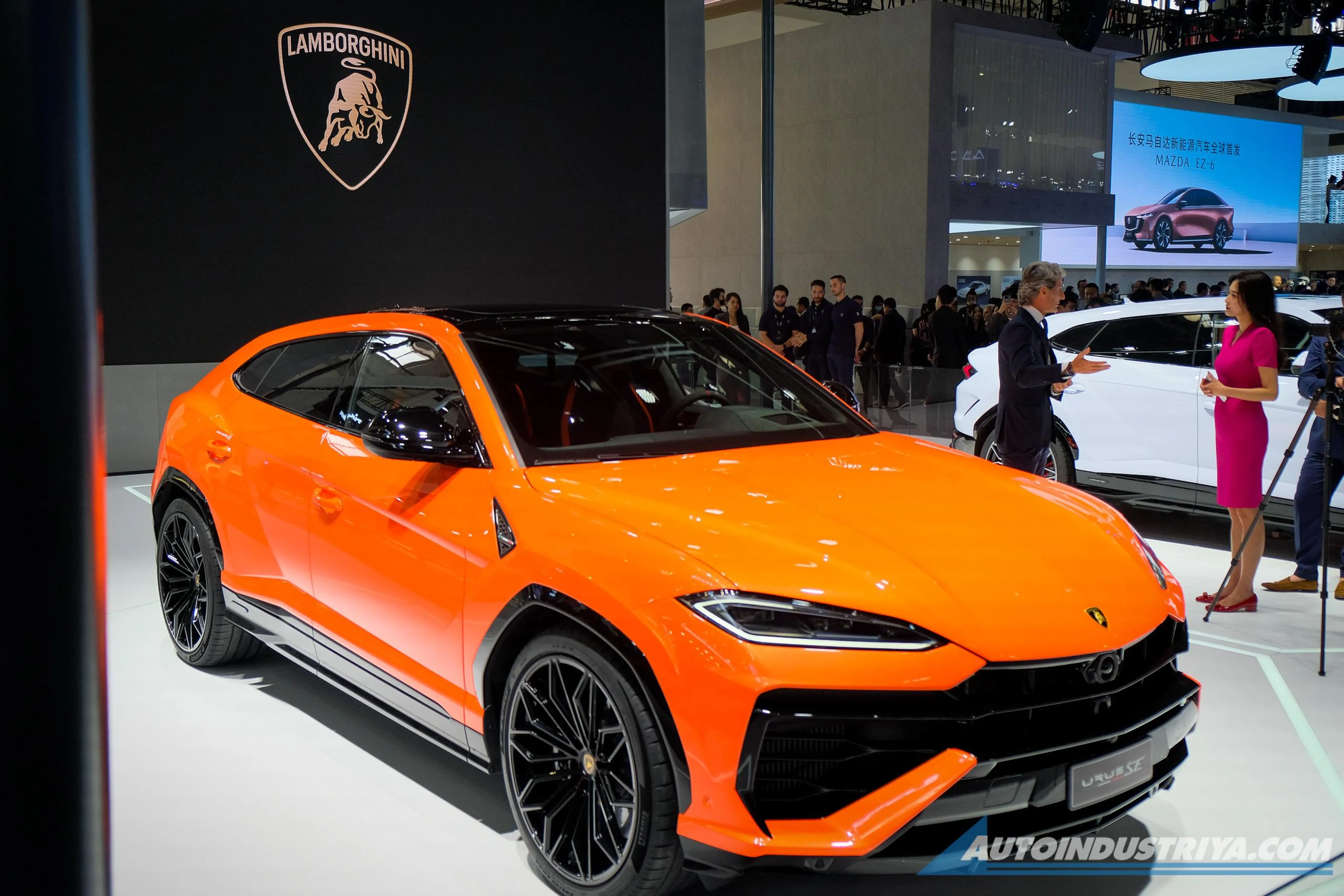 Auto China: 2025 Lamborghini Urus SE PHEV is an 800 HP super SUV