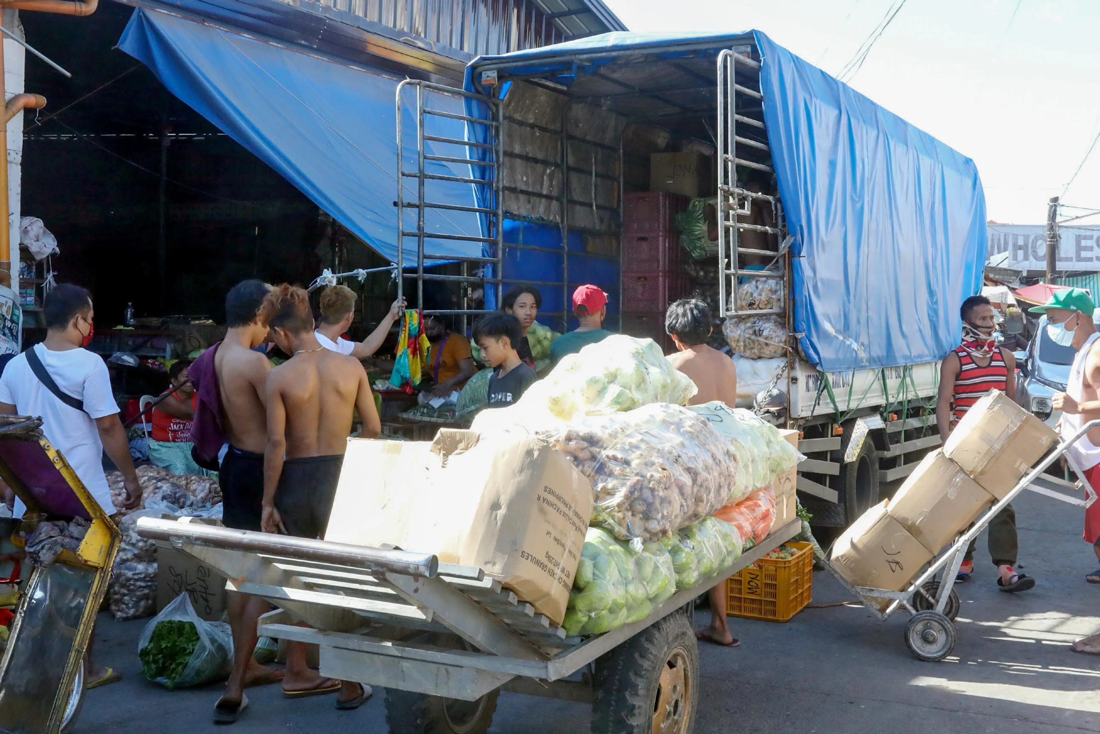 Up to PHP 156 toll rebate to be given to agri truckers starting June 1
