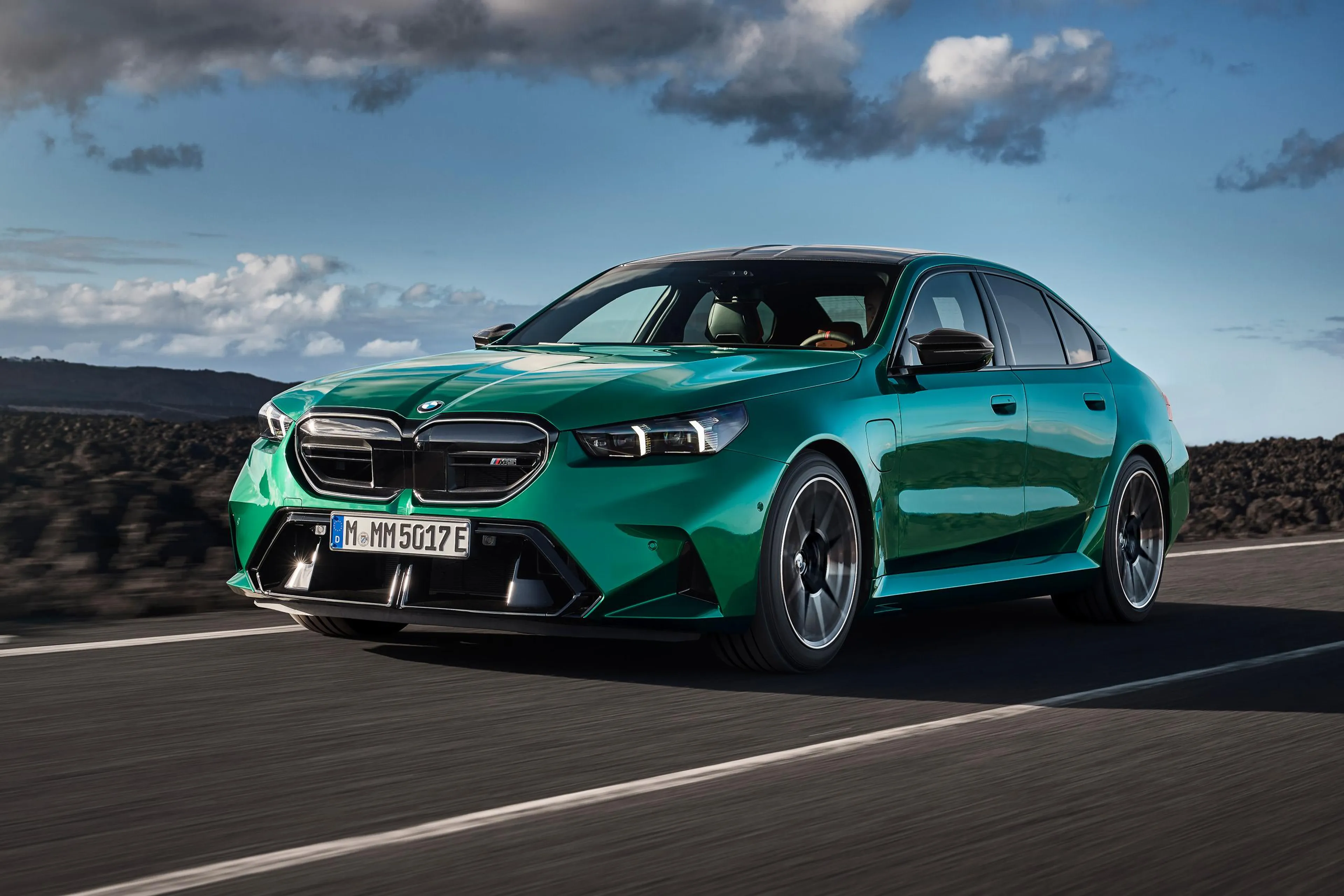 All-new BMW M5 debuts with twin-turbo plug-in hybrid V8