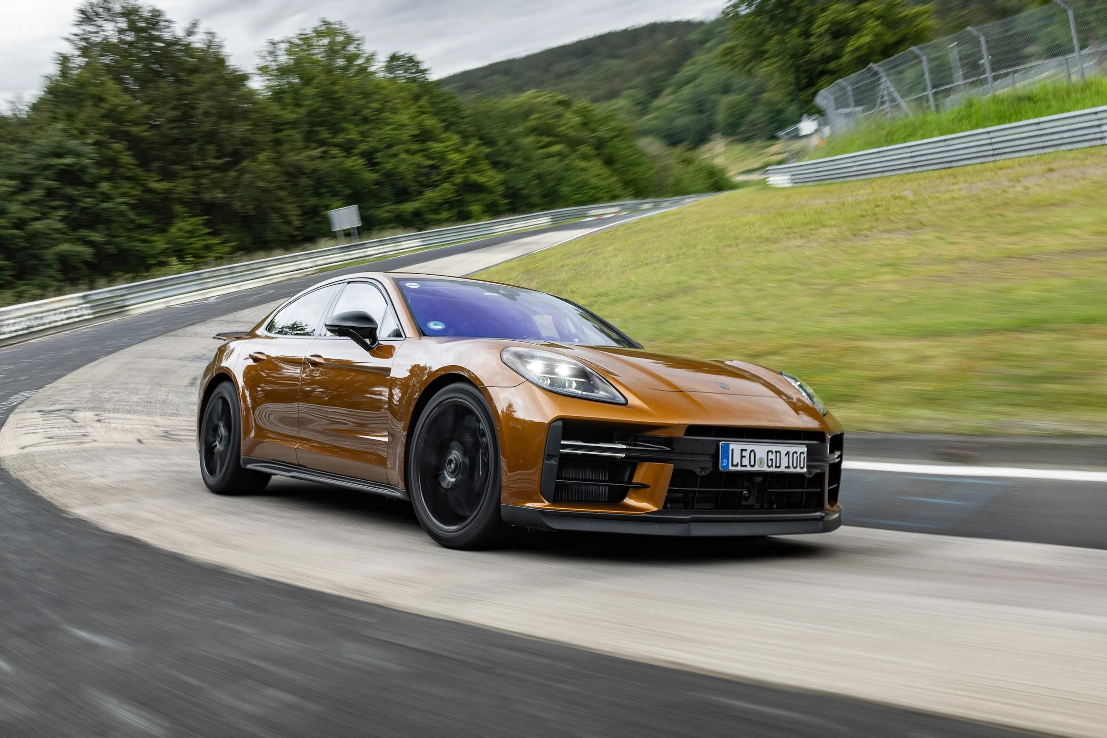 Porsche Panamera breaks Nürburgring lap record for executive sedans