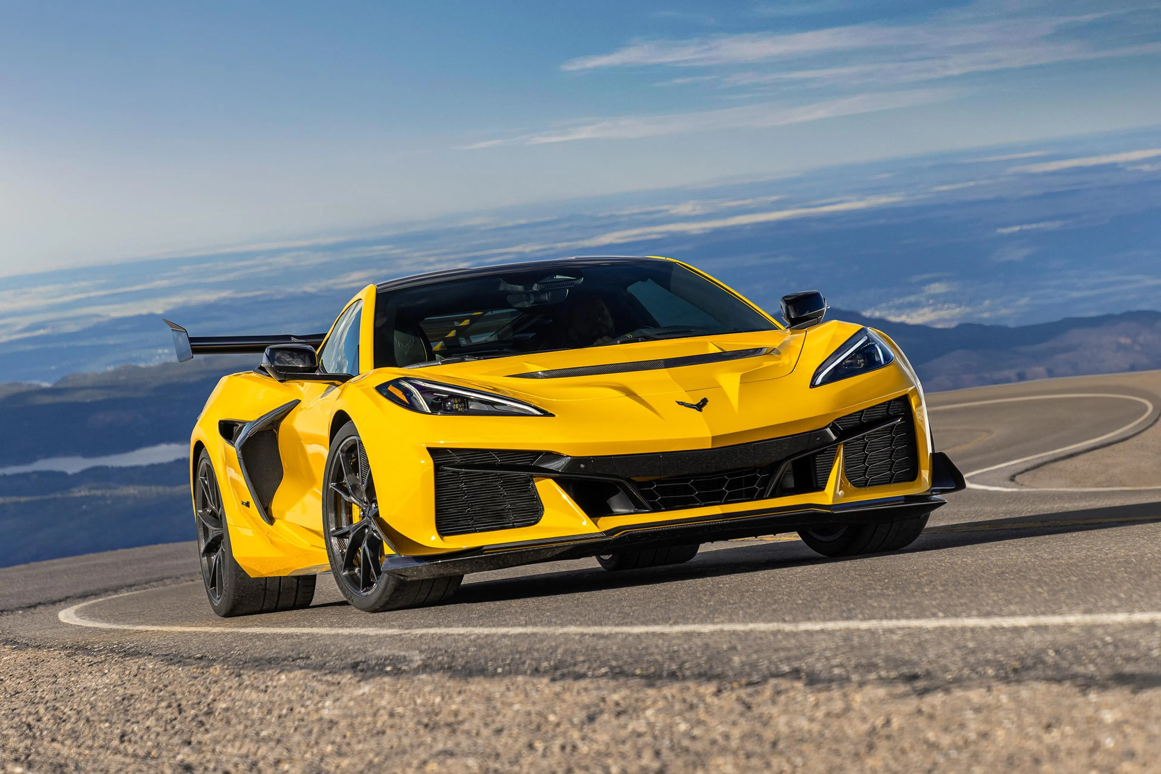 All-new 1,078 HP Chevrolet Corvette ZR1 is an all-American hypercar slayer