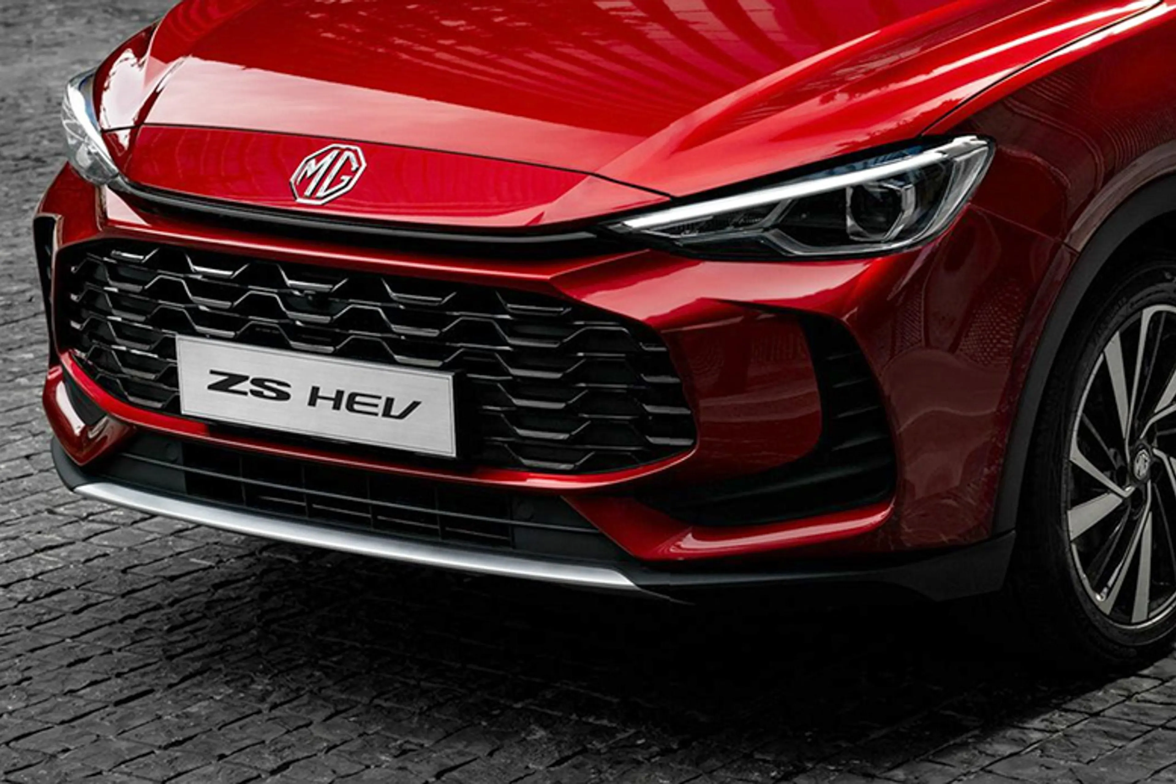 MG teases all-new ZS HEV ahead of world premiere