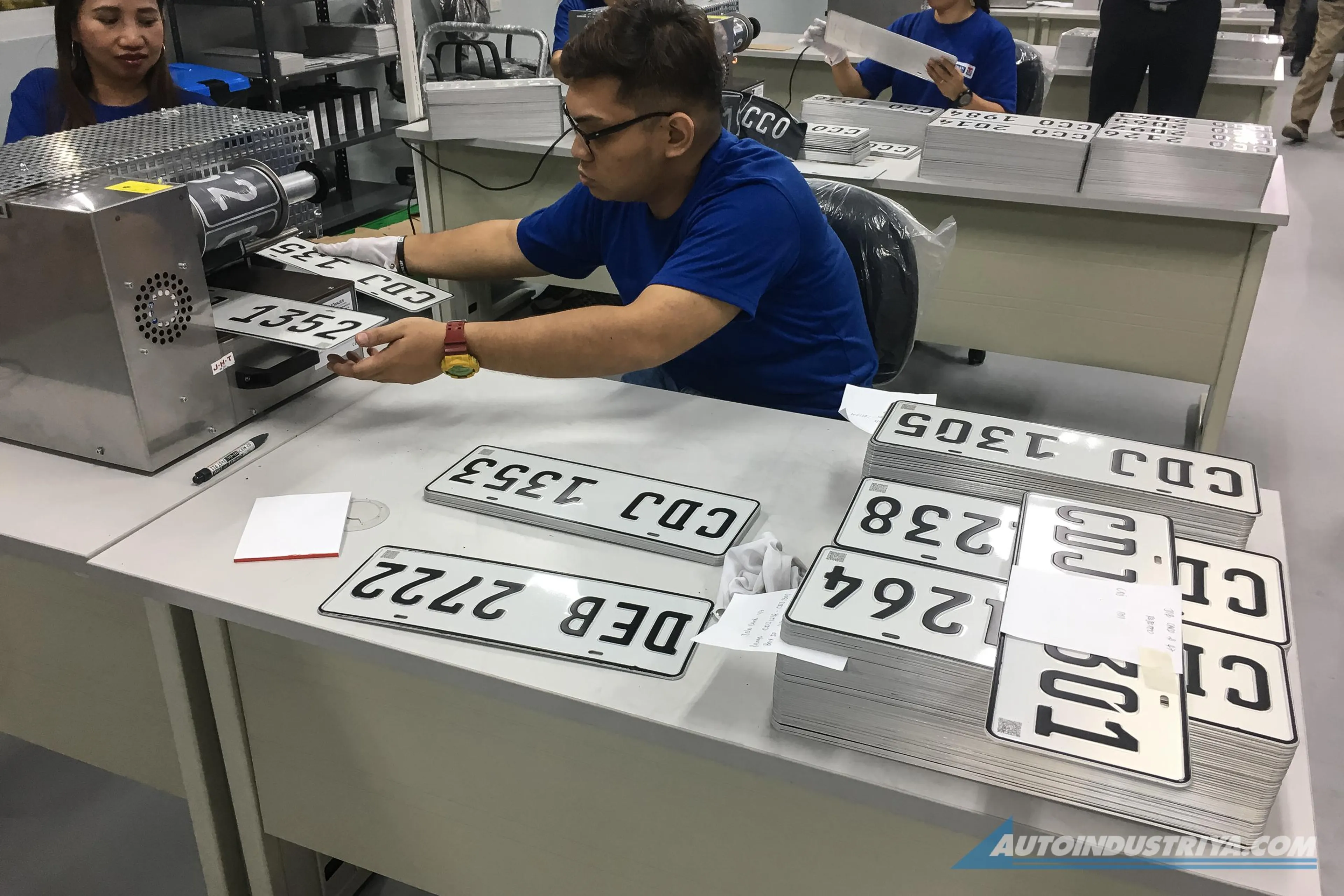 LTO issues 4,000 SCOs to car dealers for failure to distribute plates