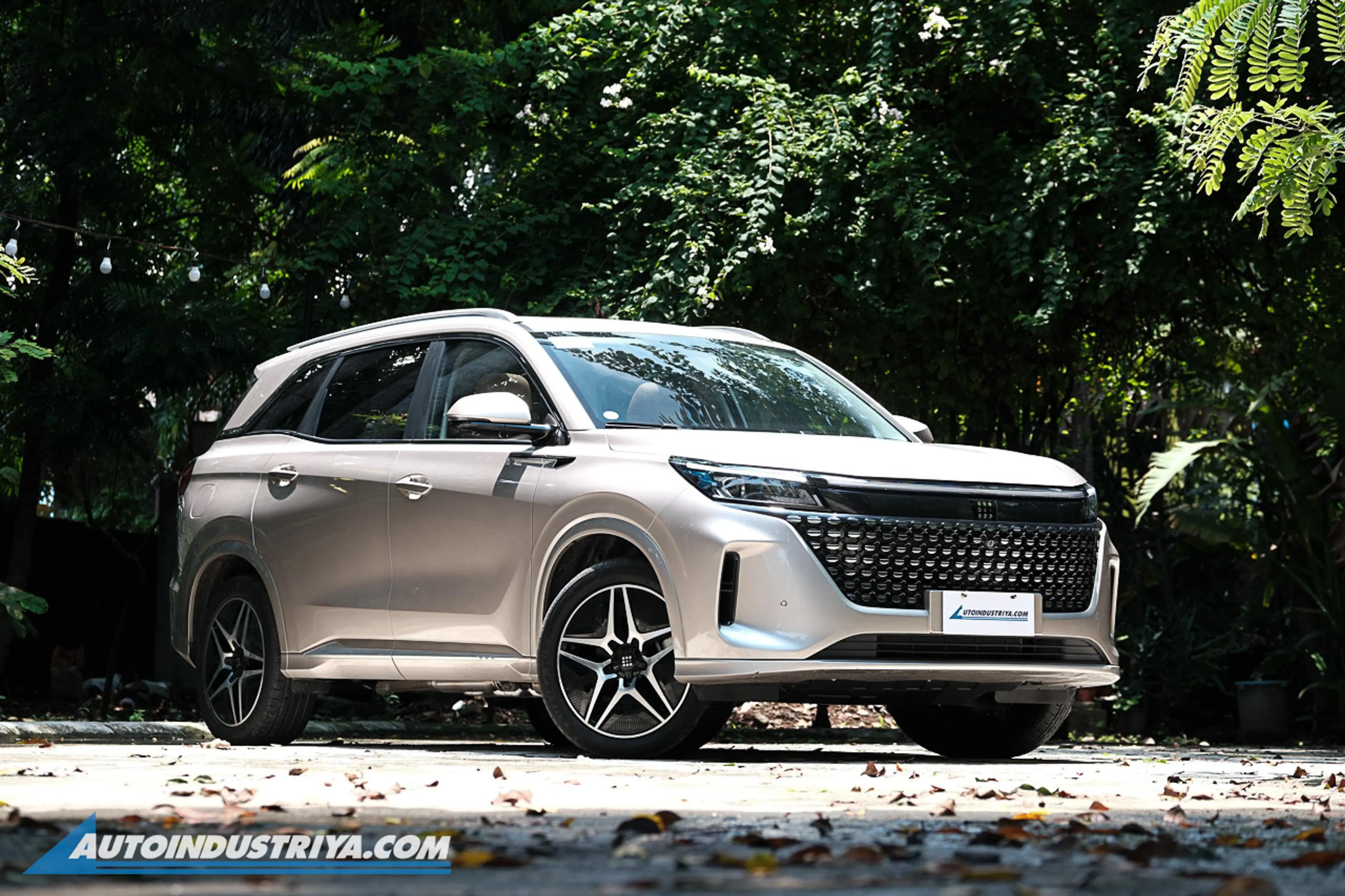 All-new DFSK E5 PHEV now in PH, starts at PHP 1.580M