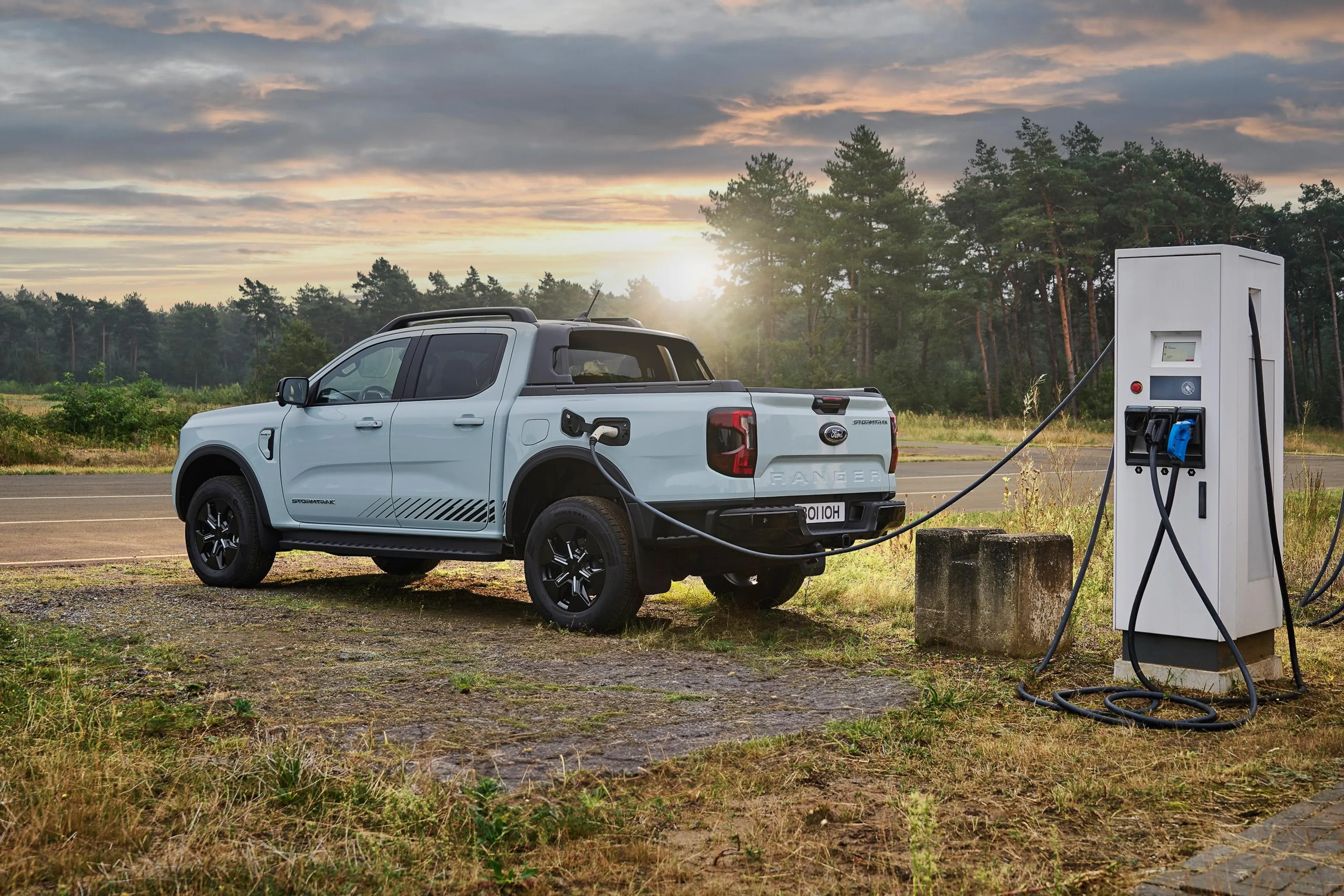All-new 2025 Ford Ranger PHEV has more torque than V6 diesel