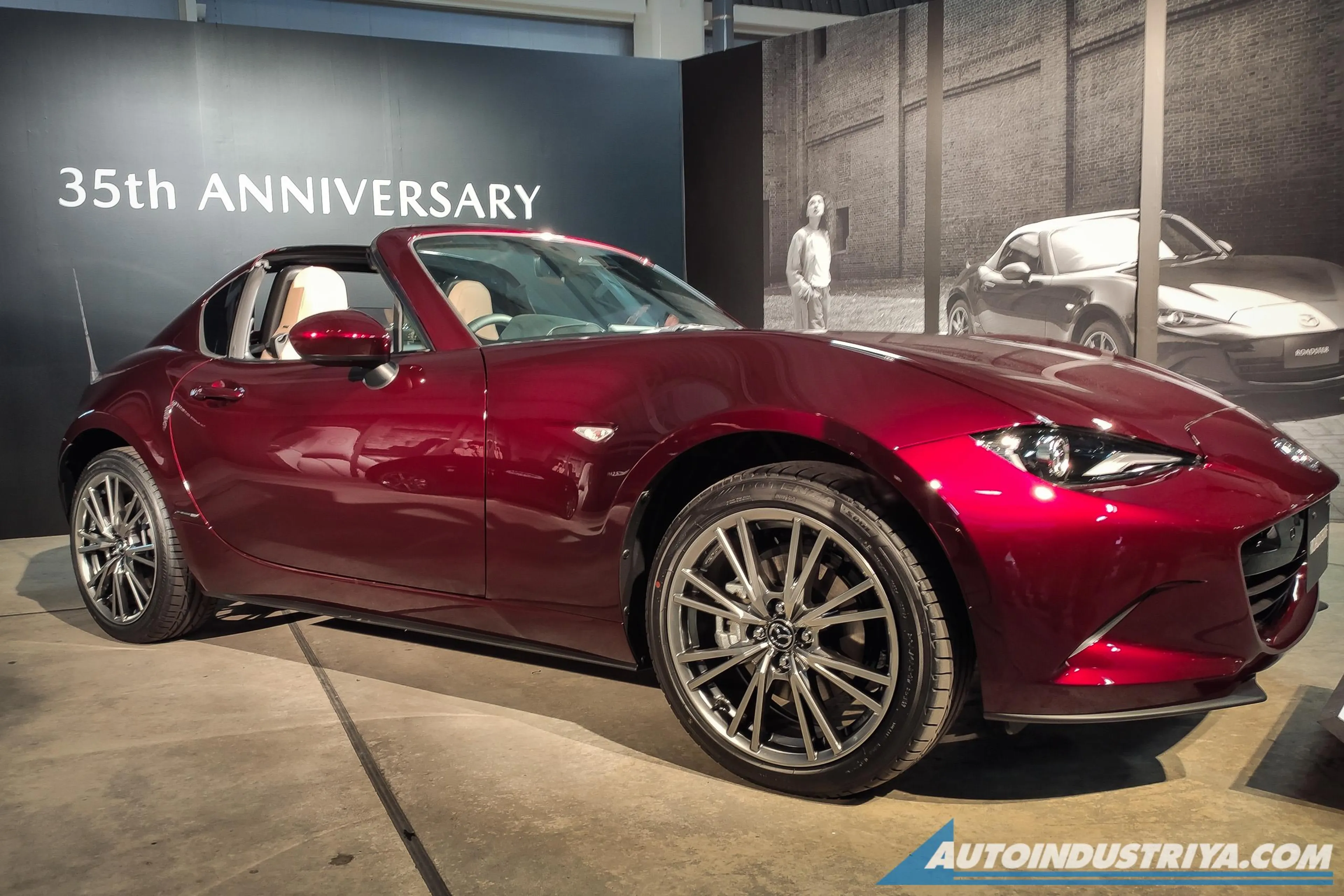Mazda reveals MX-5 Miata 35th Anniversary Edition in Artisan Red