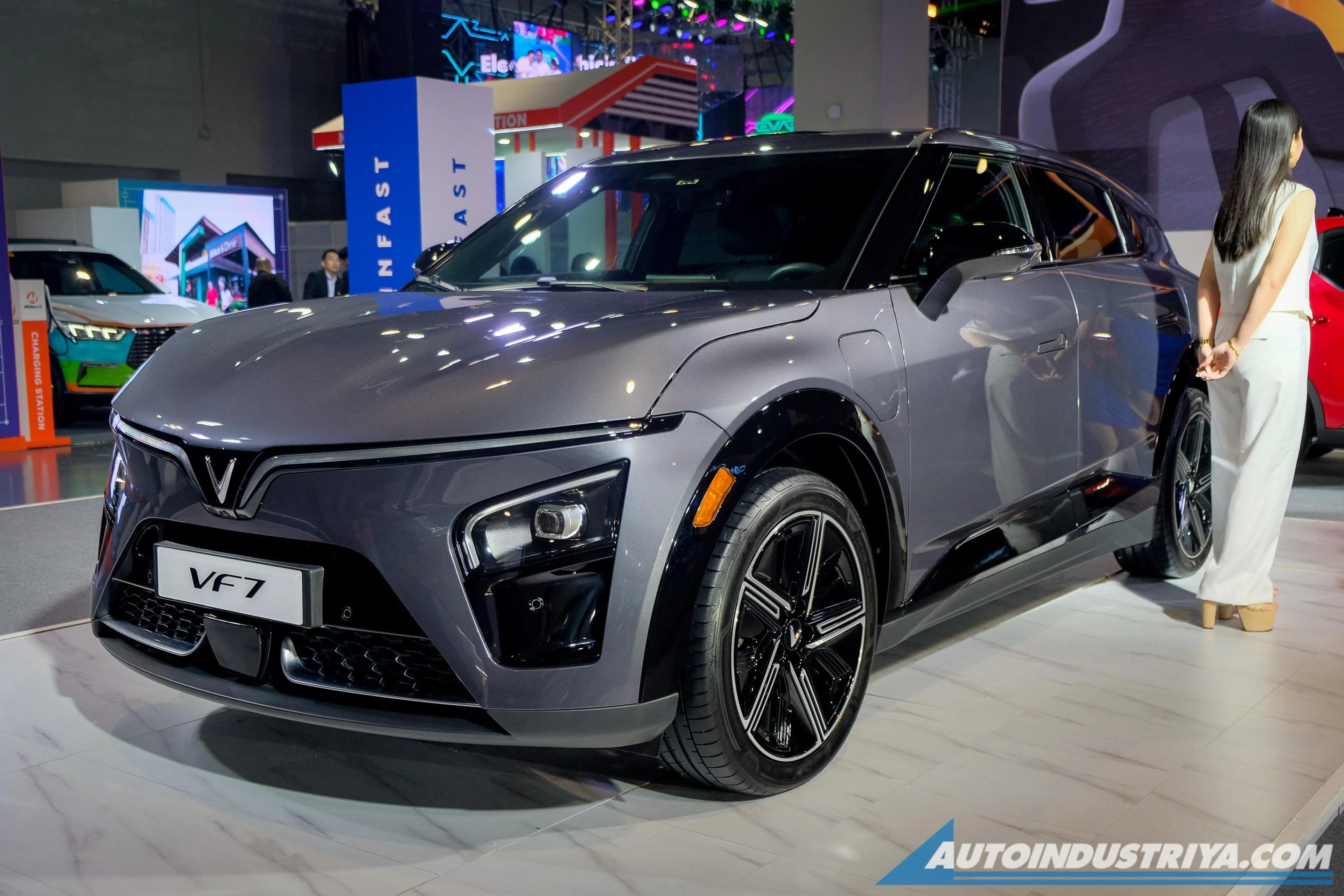 2025 VinFast VF 7 makes PH debut with up to 431 km of range