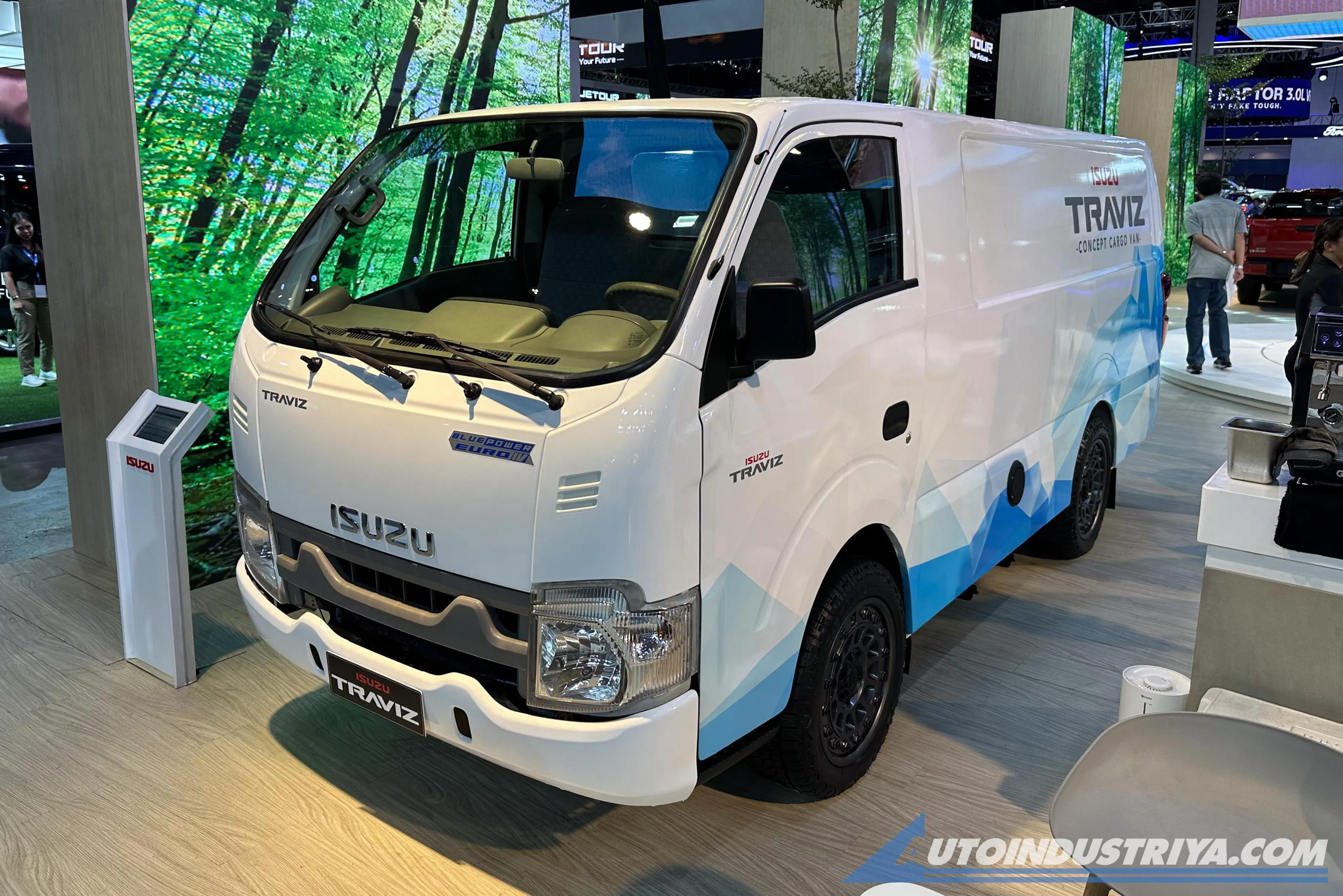 PIMS 2024: Isuzu PH turns Traviz to Cargo Van