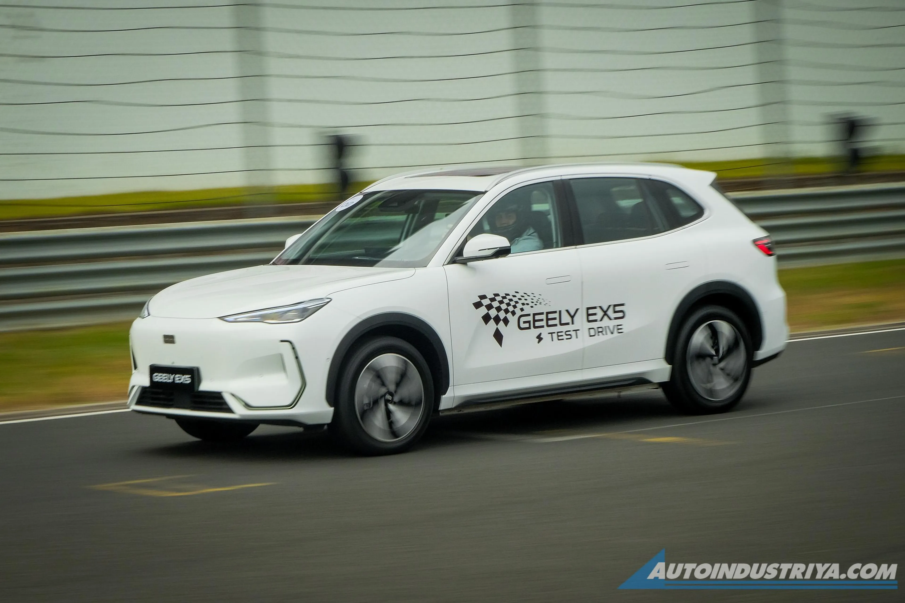 First Drive: Geely EX5 wants to join BEV market in PH