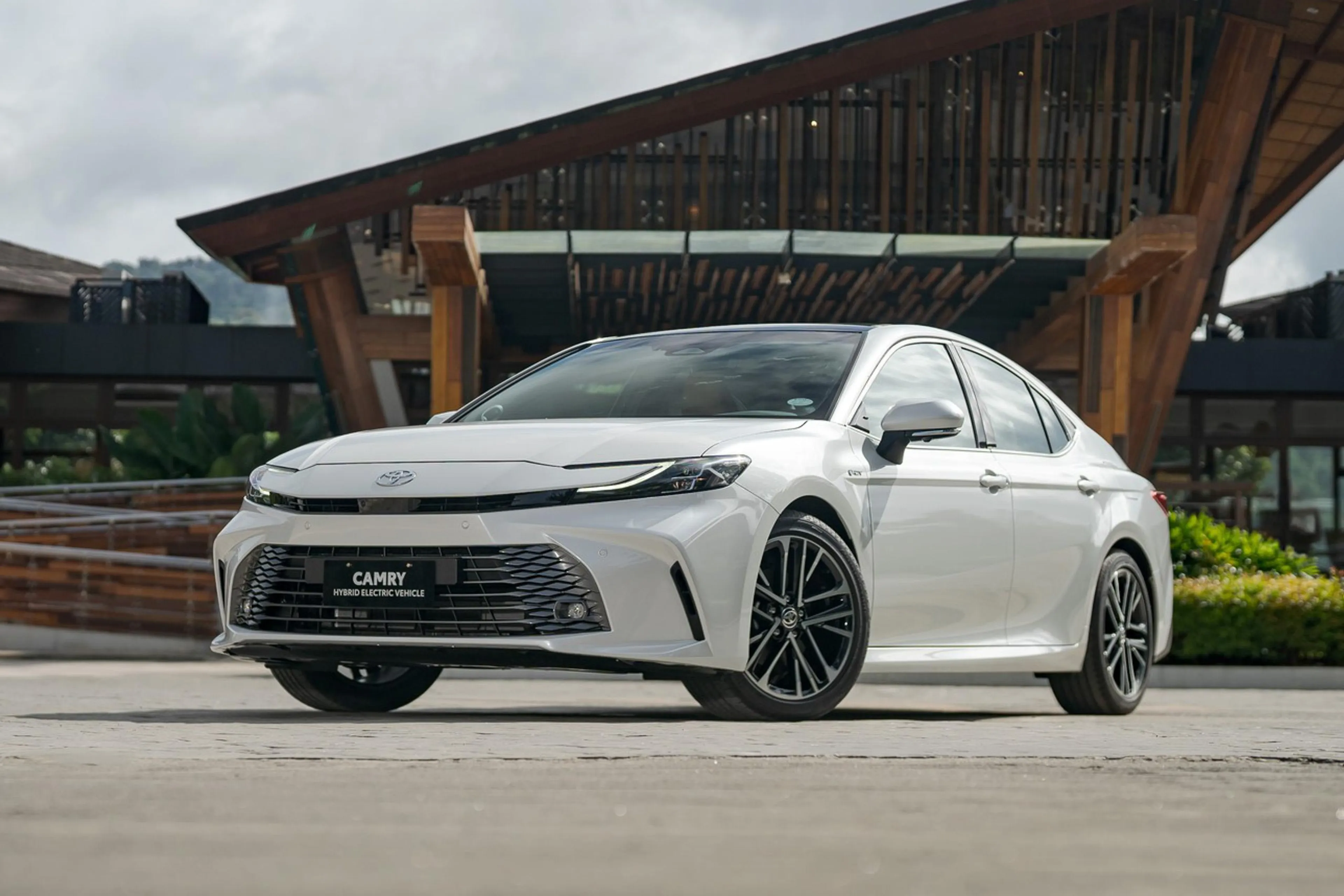 Toyota quietly launches 2025 Camry HEV