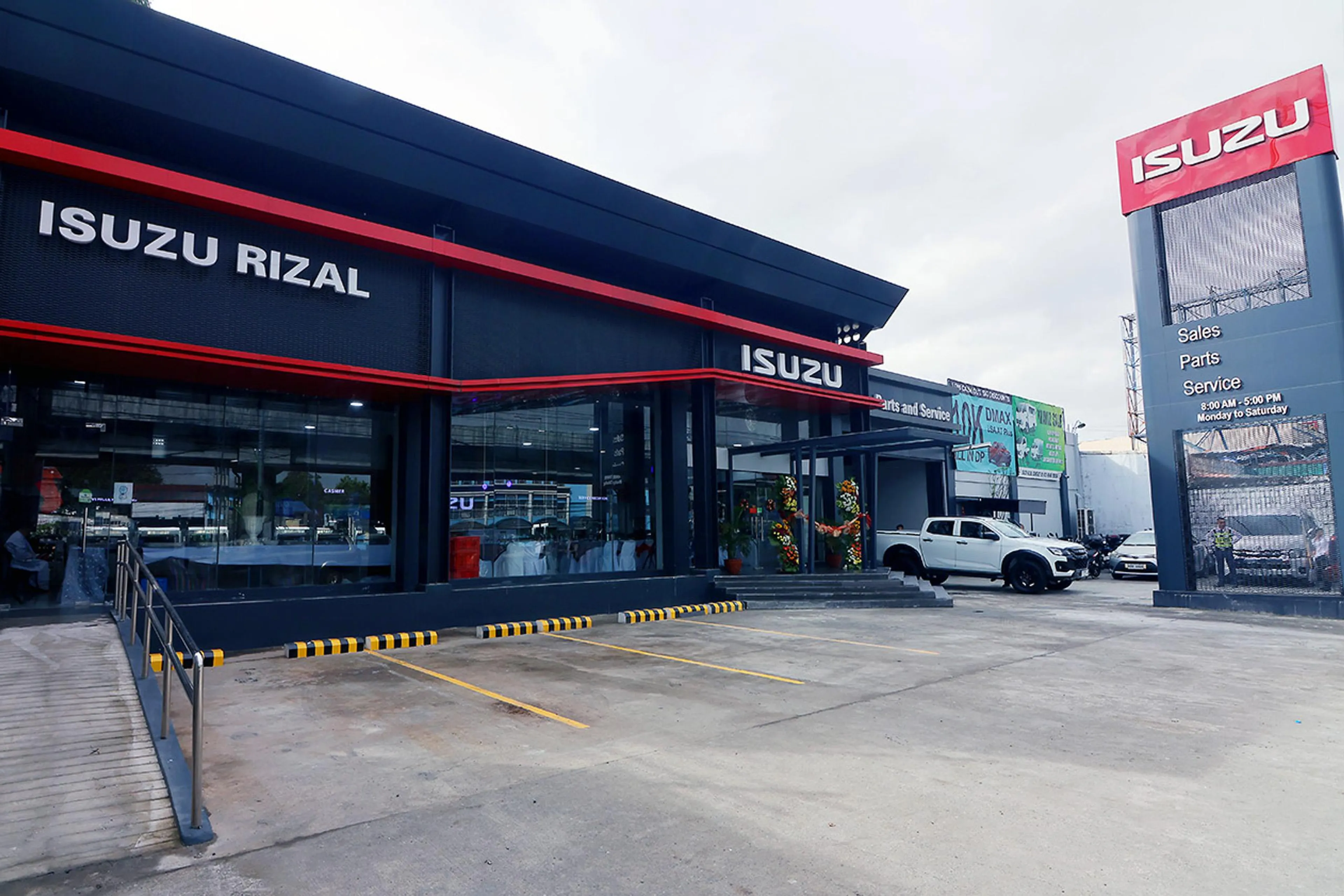 Two new Isuzu IOS dealerships open in Rizal