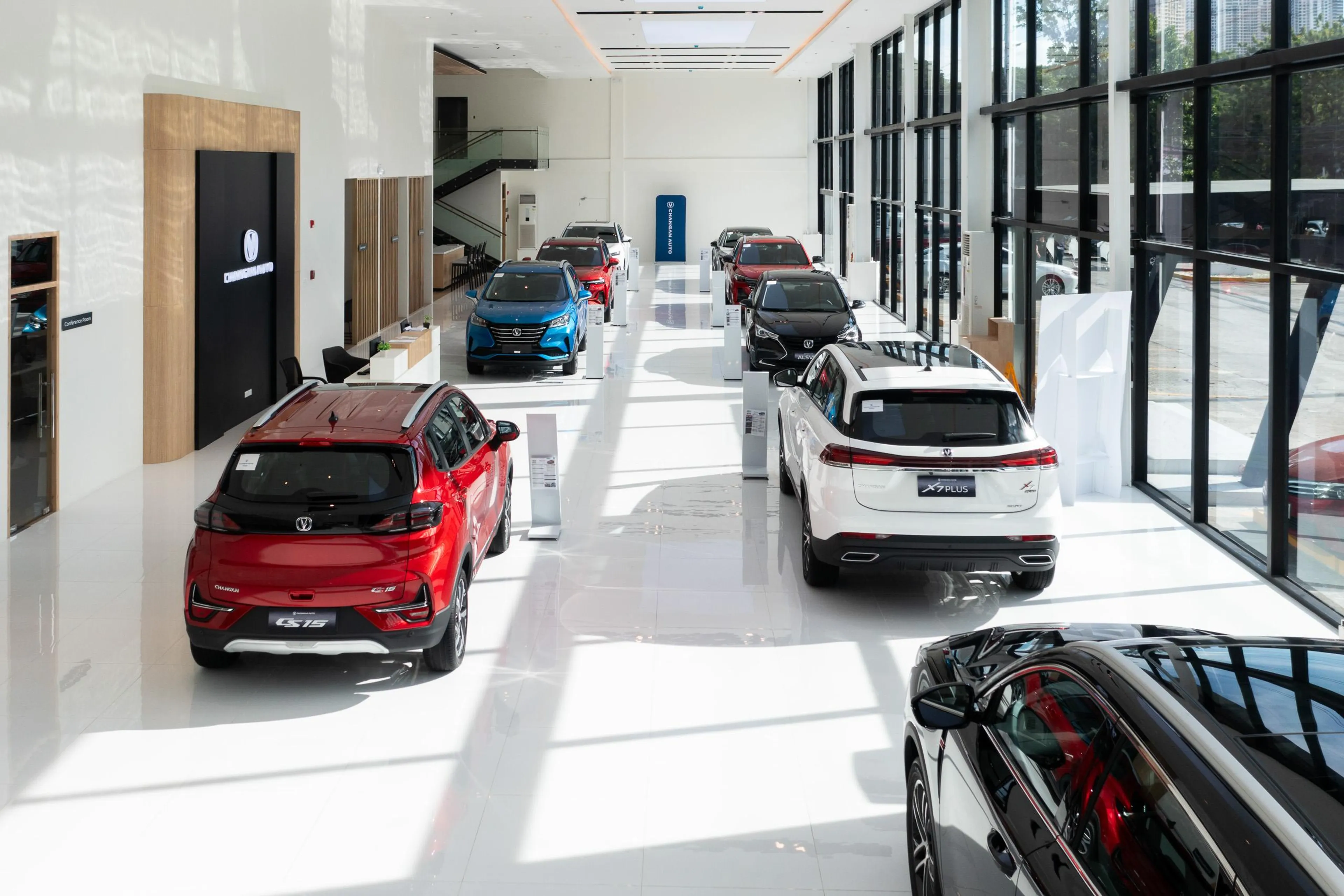 LTO: Vehicles to come out of showrooms with license plates soon