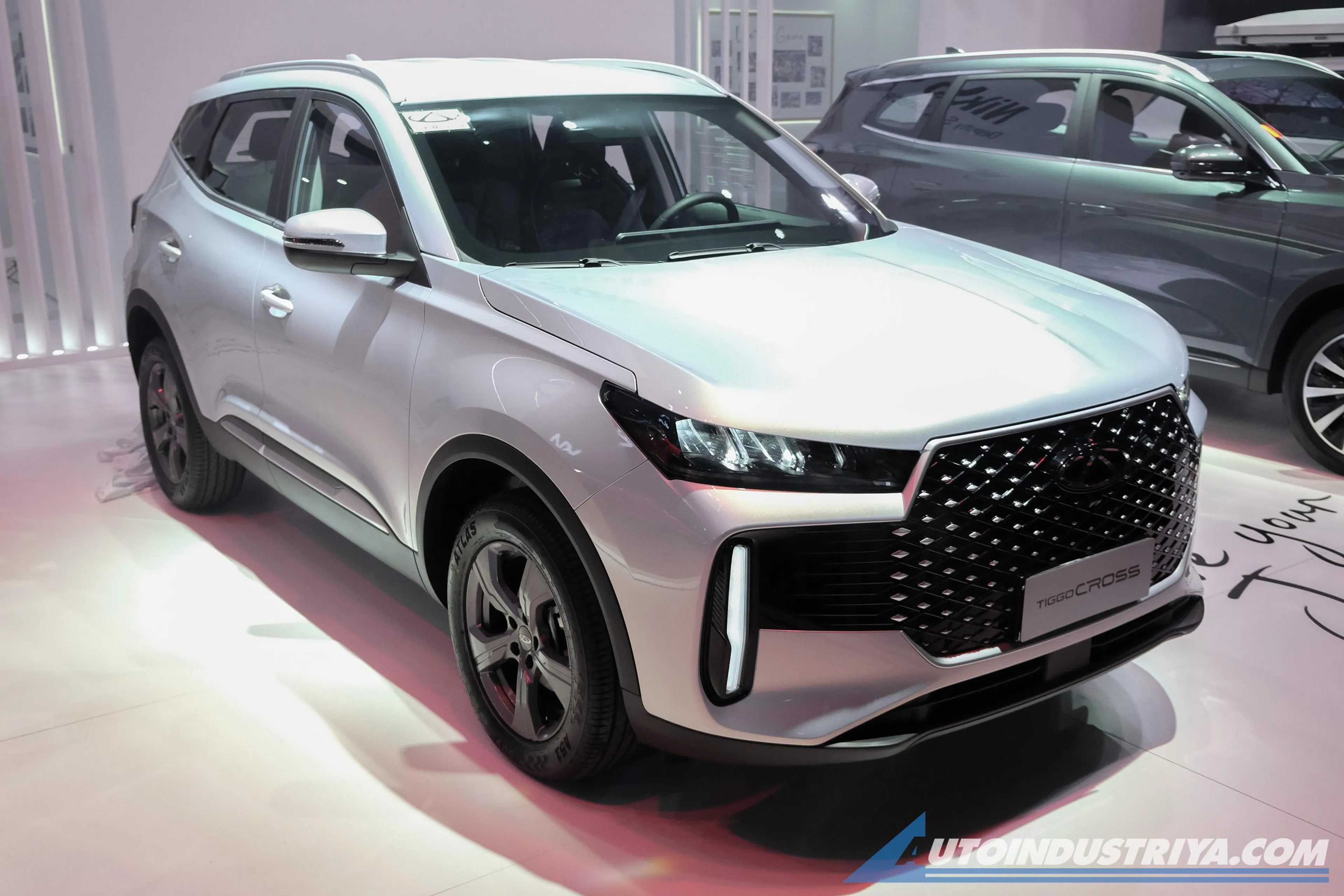 MIAS 2025: Feature-packed Chery Tiggo Cross begins at PHP 998K
