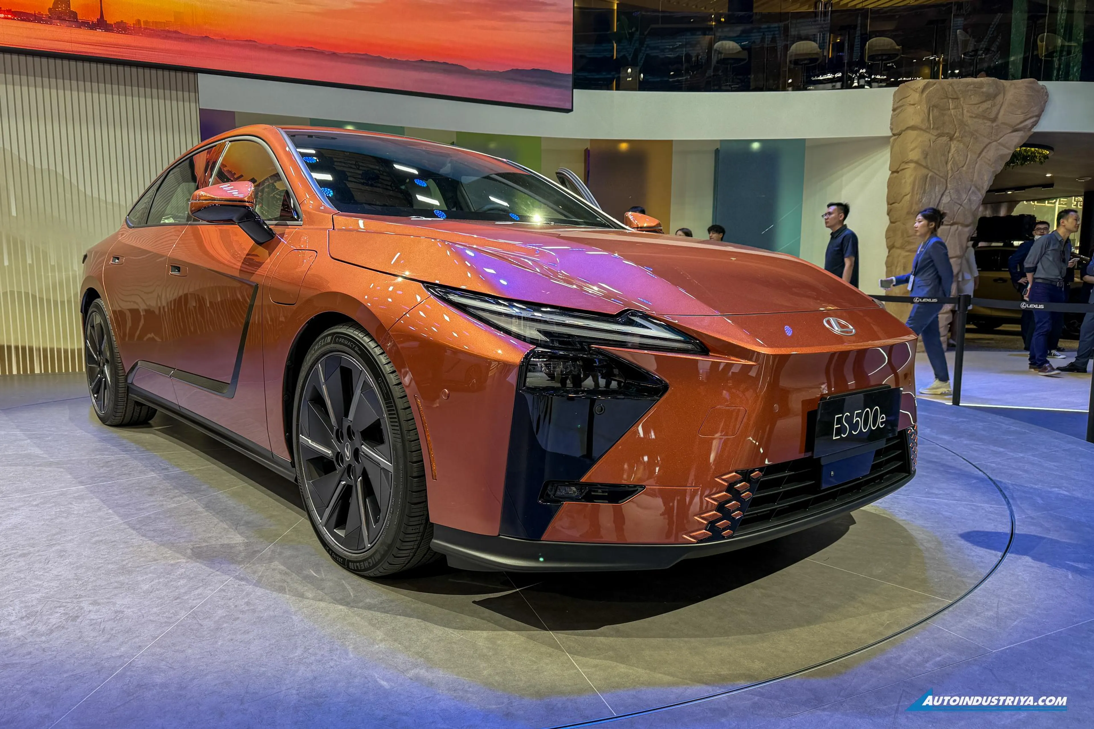 All-new 2026 Lexus ES unveiled at Shanghai Auto Show