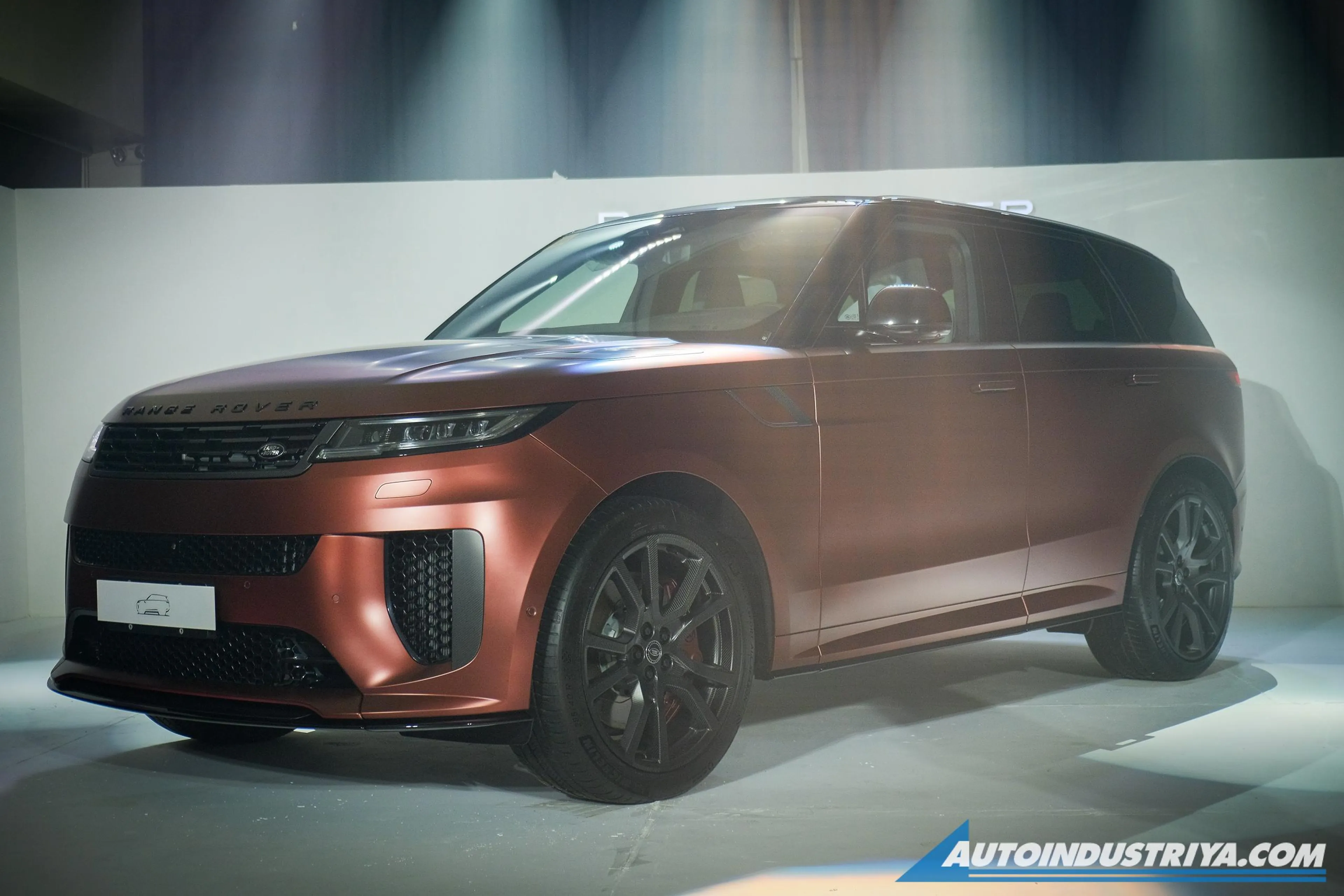 Ultra Lux: 2025 Range Rover Sport SV Edition Two is yours for PHP 32.49M