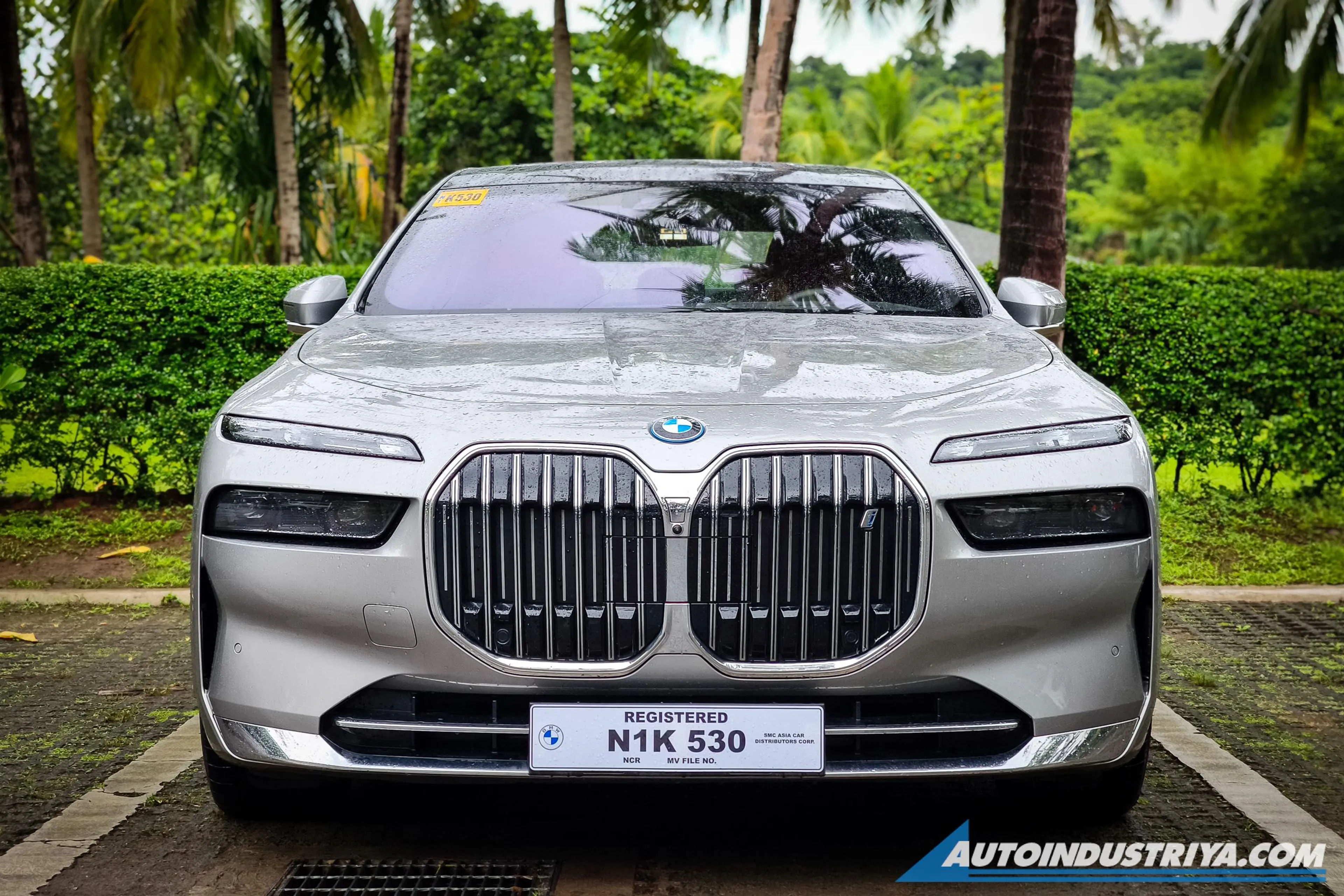 Lucky Seven: We ride (and drive) First Class with BMW's flagships