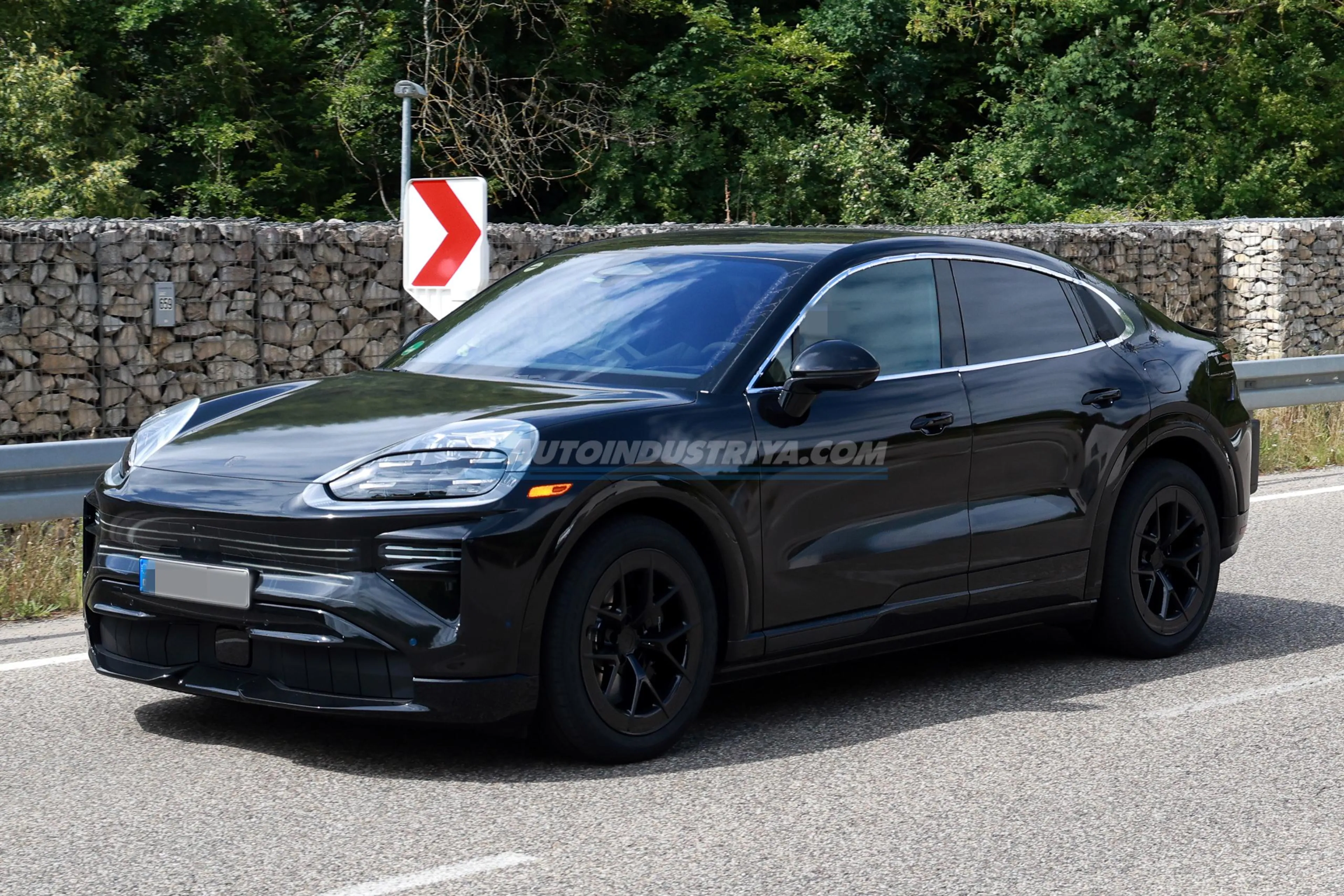 SPIED: Here's your first look at Porsche Cayenne EV Coupe