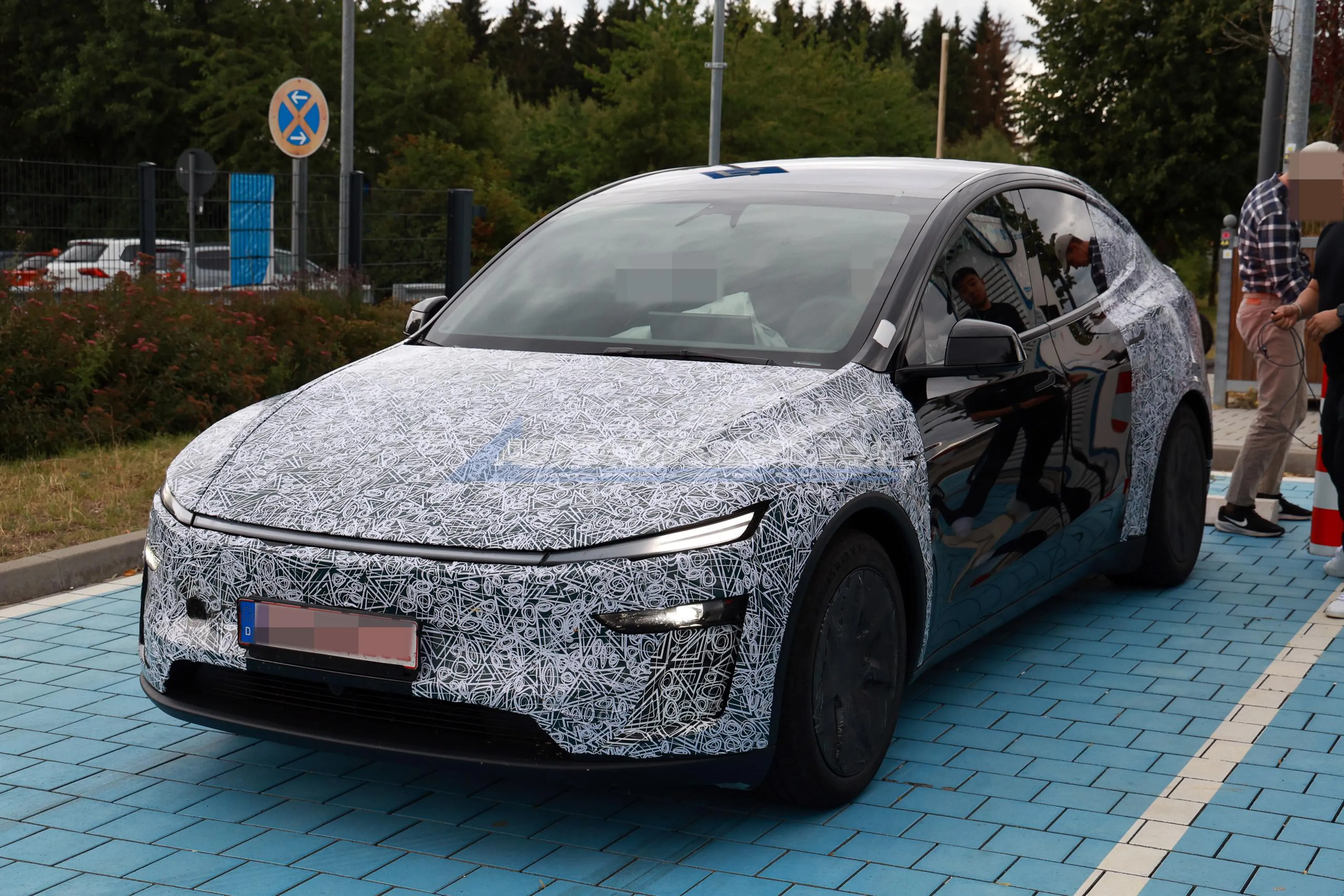 SPIED: Is Tesla testing a long wheelbase Model Y?