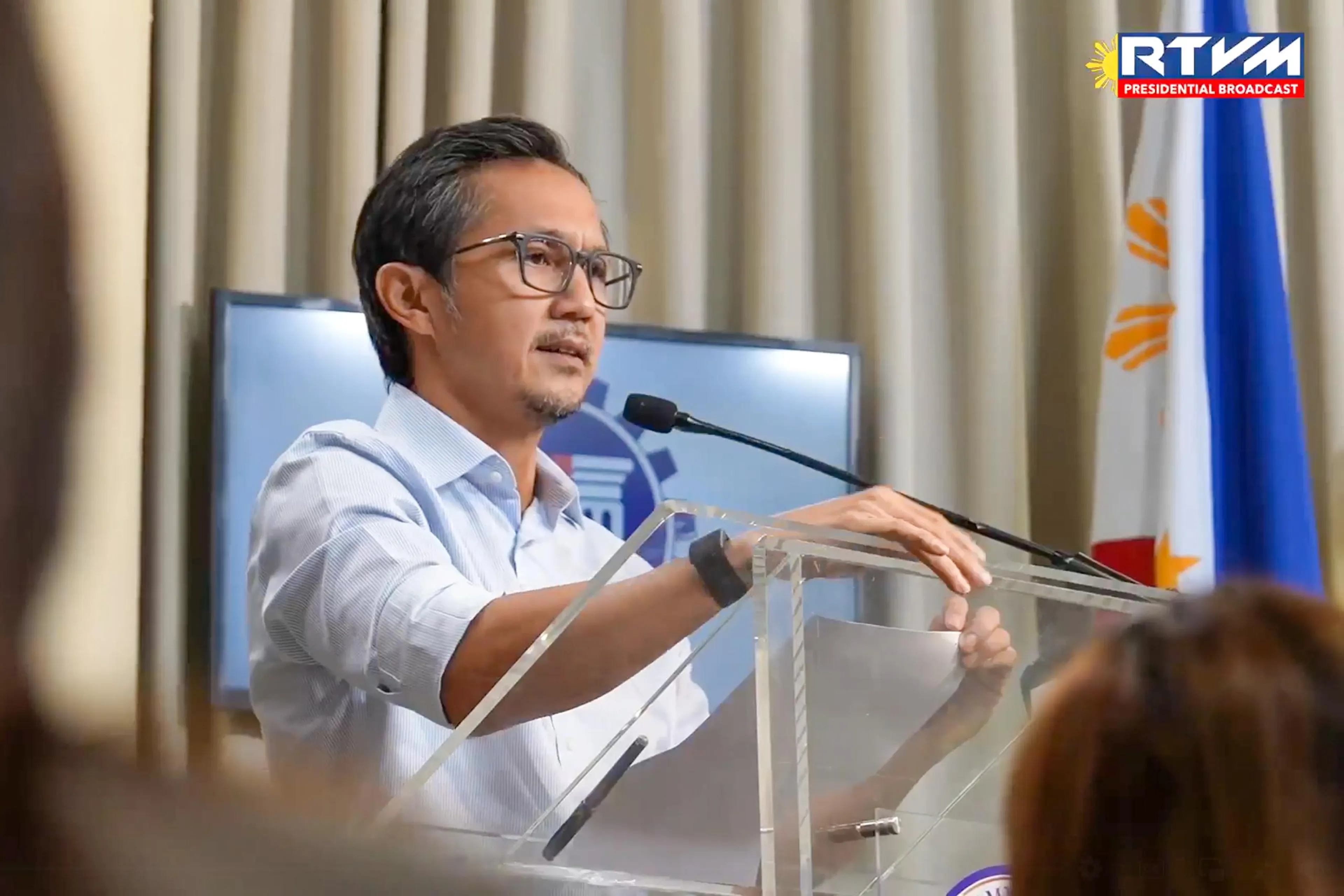 Dizon wants courtesy resignation of DPWH officials, blacklisting of contractors