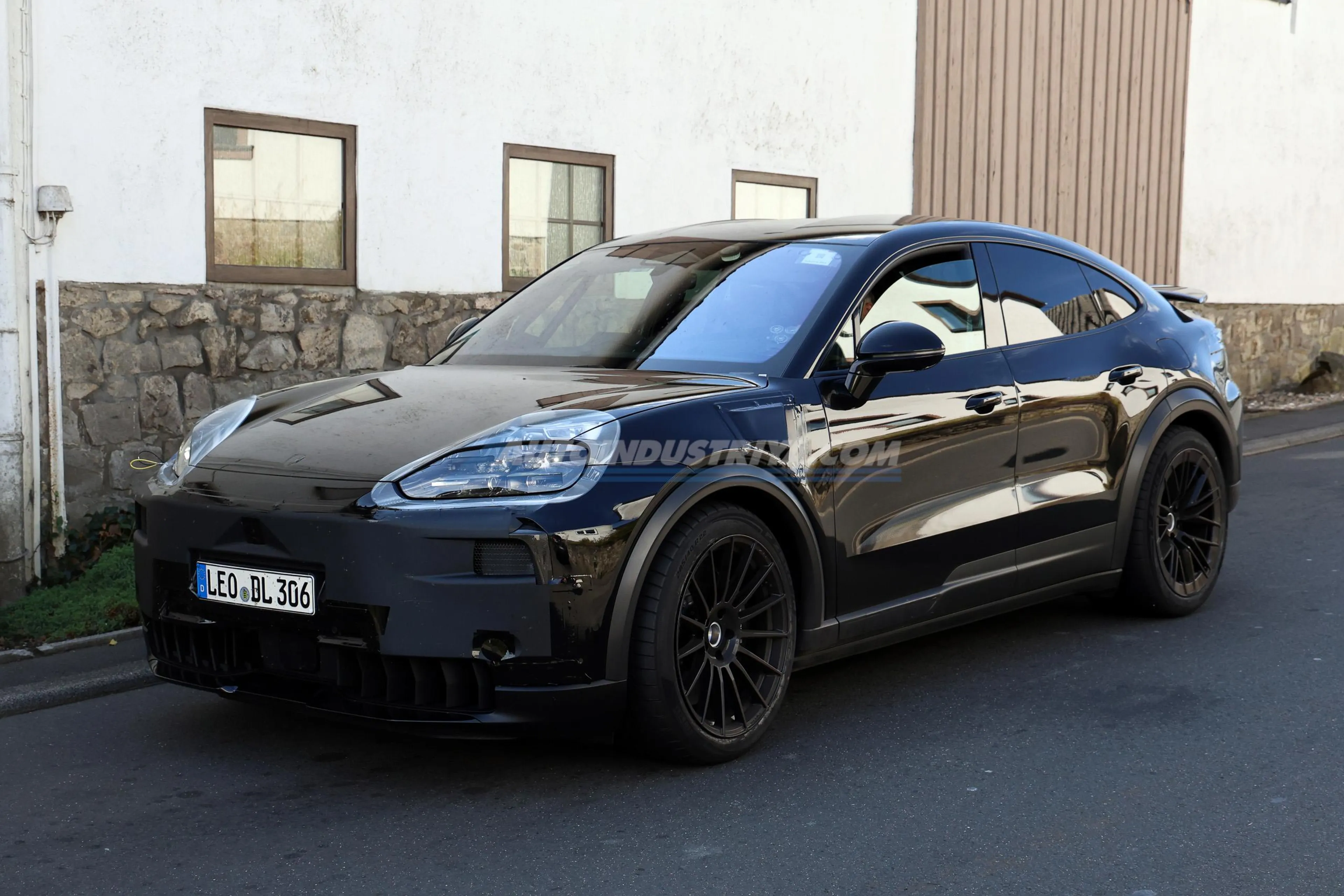SPIED: Porsche Cayenne EV Turbo GT to get active aero kit?