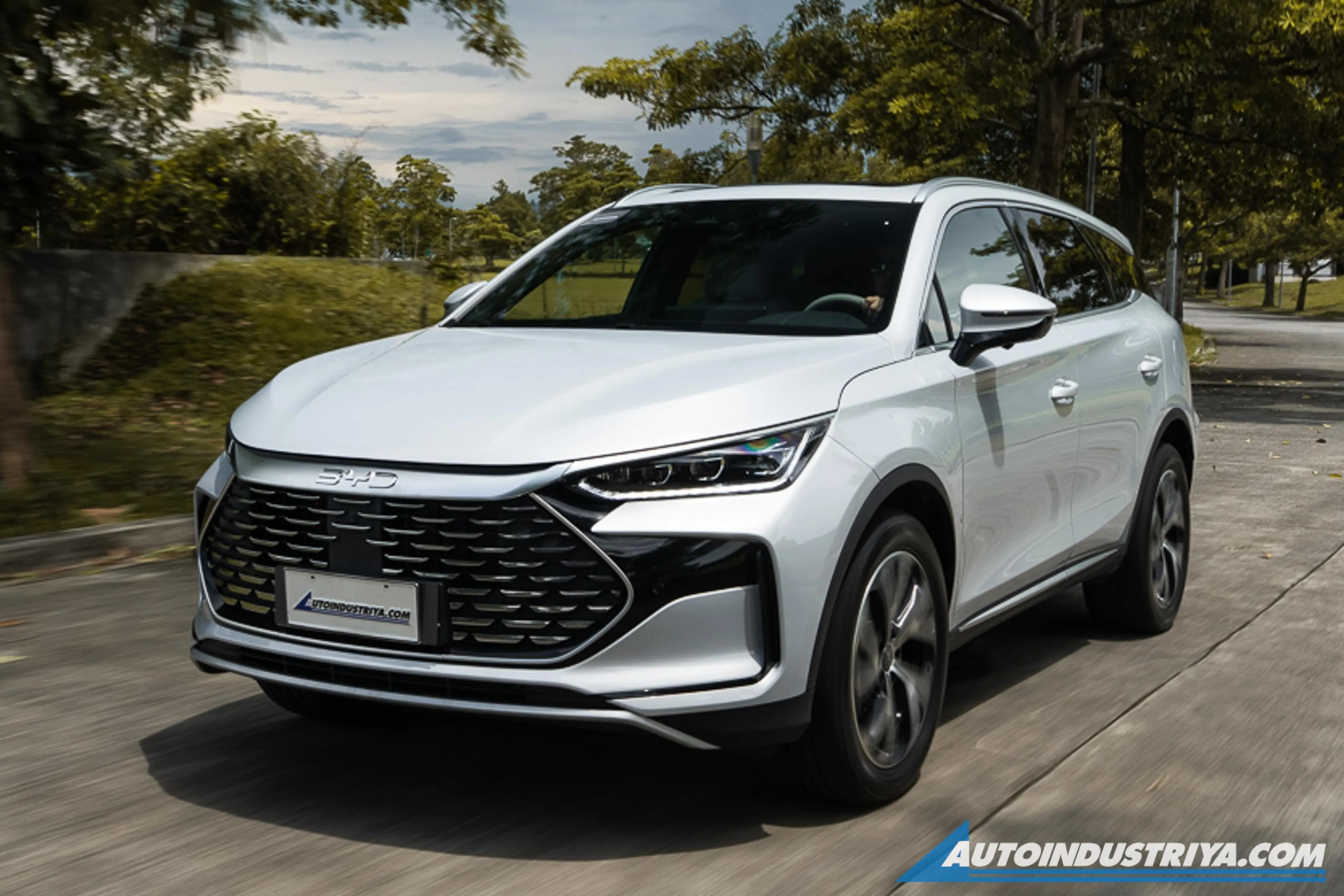 2026 BYD Tang 7-seater PHEV is yours for PHP 2.098M