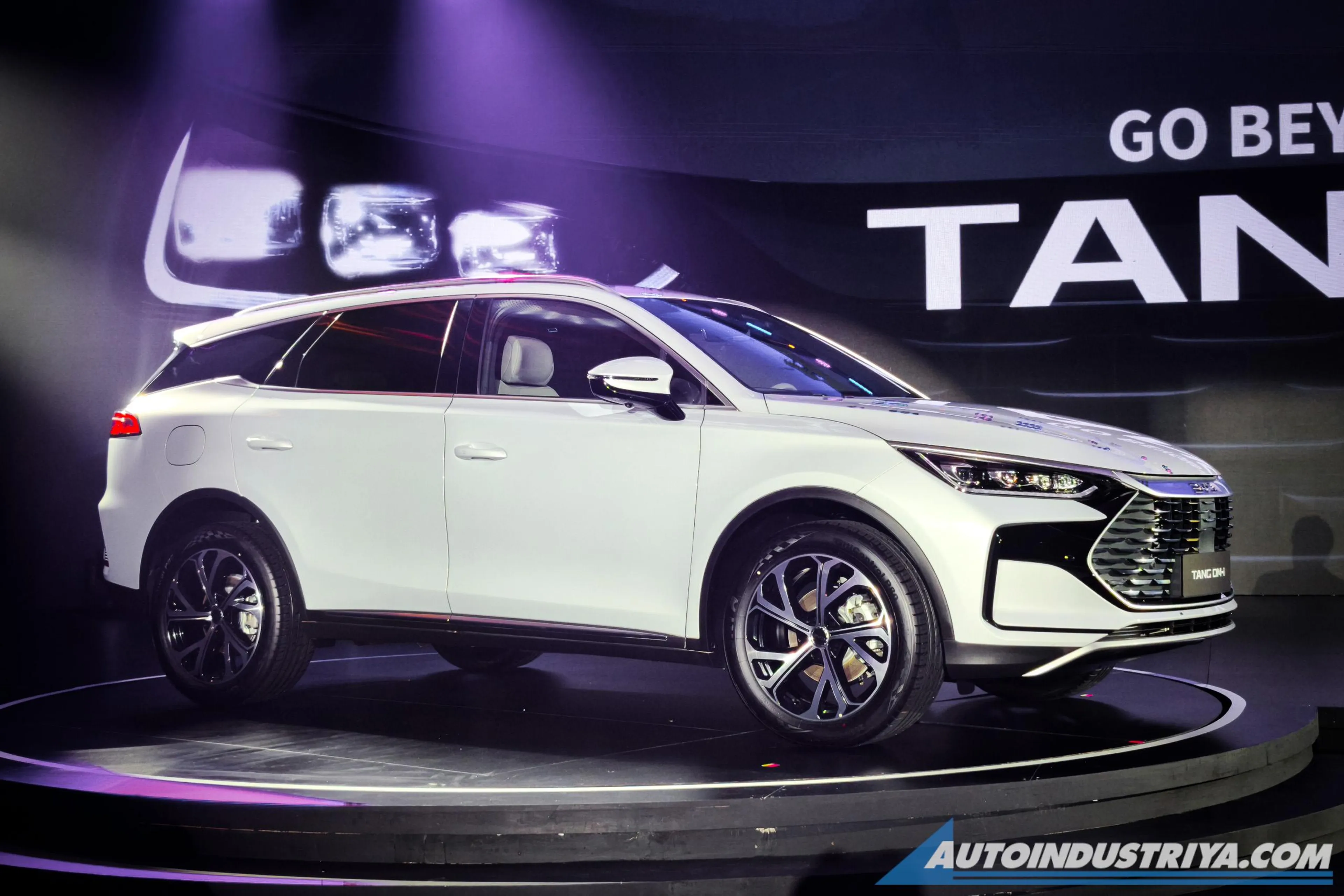 BYD Tang DM-i can do more than 1,190 km in one tank, full charge
