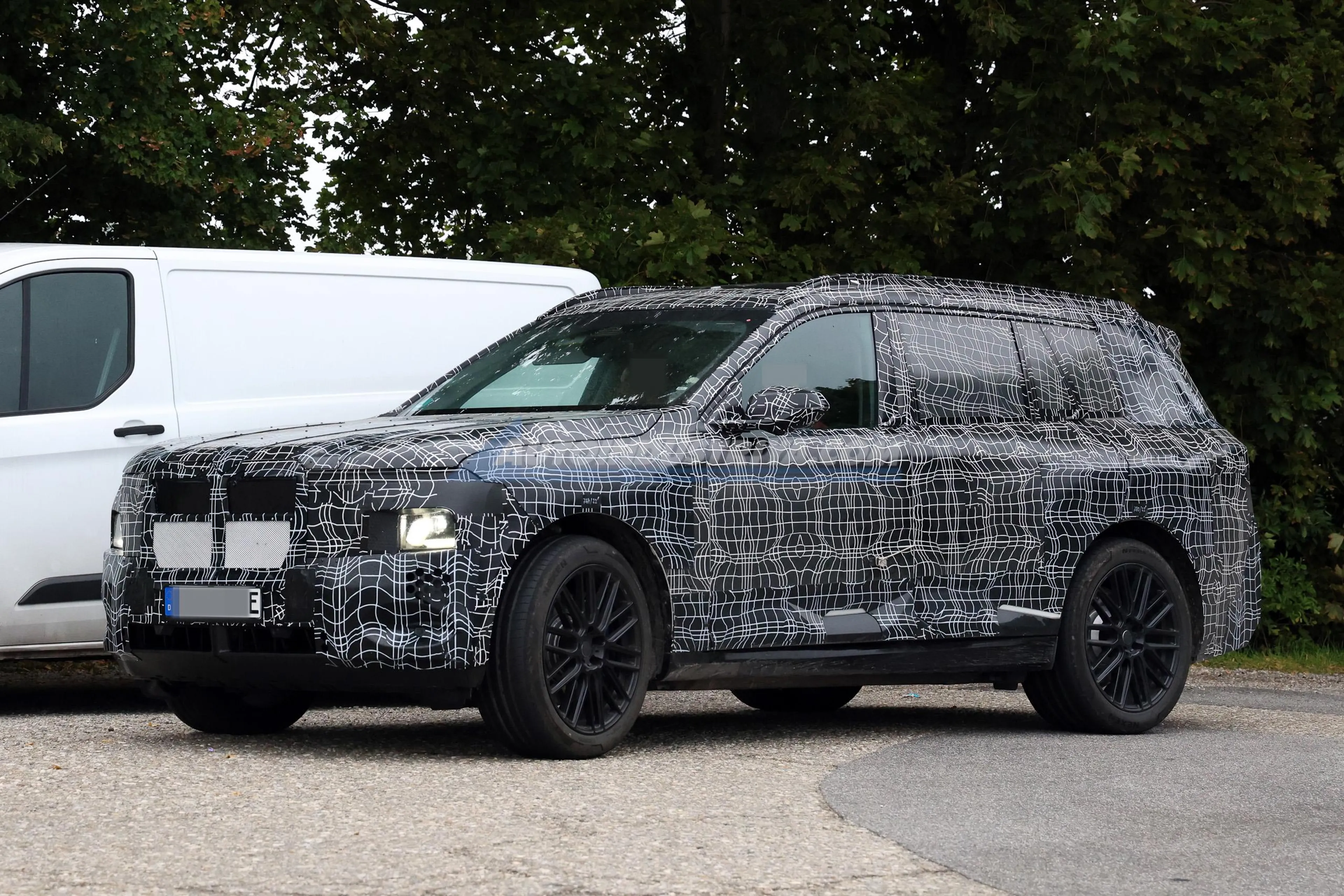 SPIED: Next-generation BMW X7 to spawn iX7 EV variant?