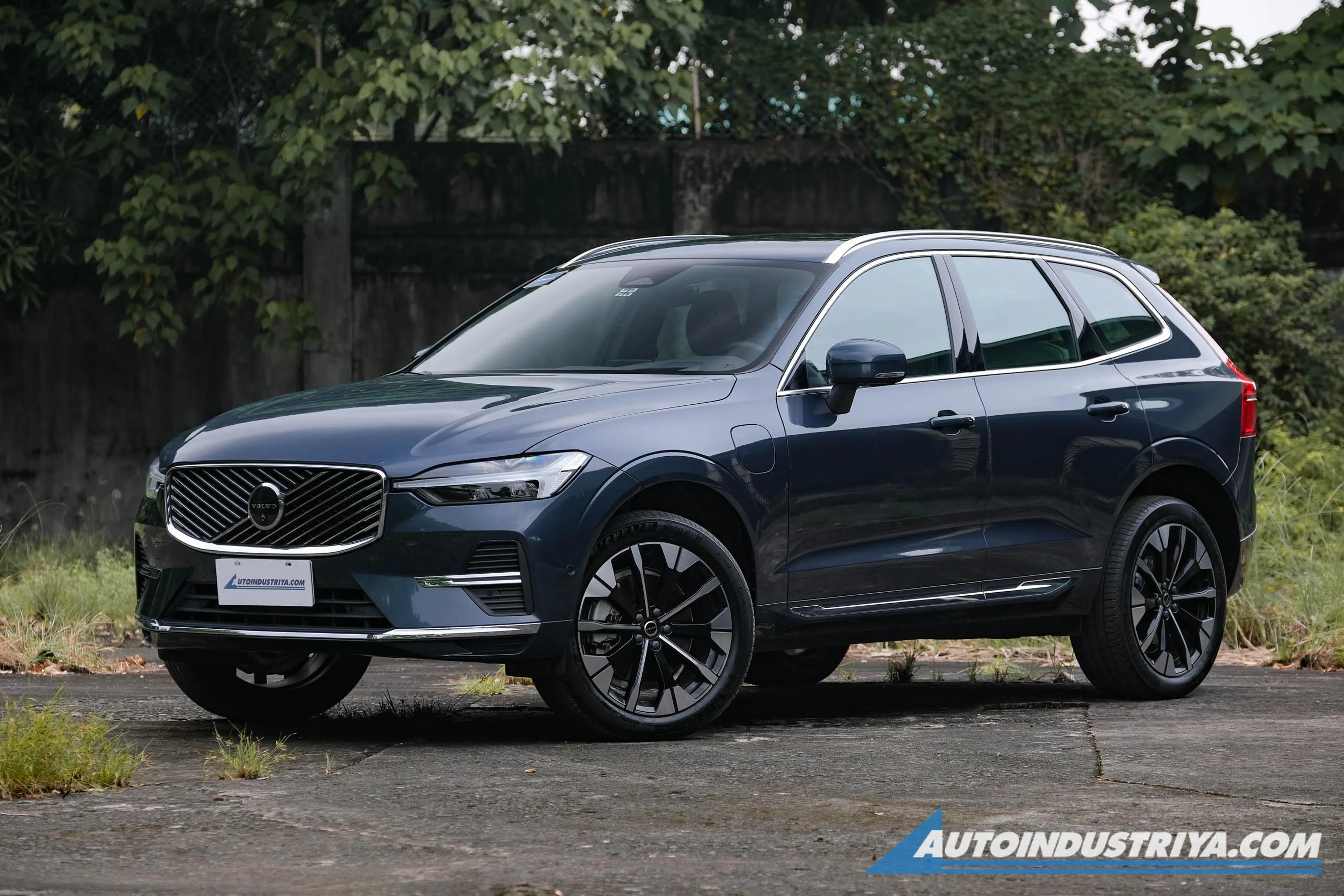 2025 Volvo XC60 T8 PHEV AWD