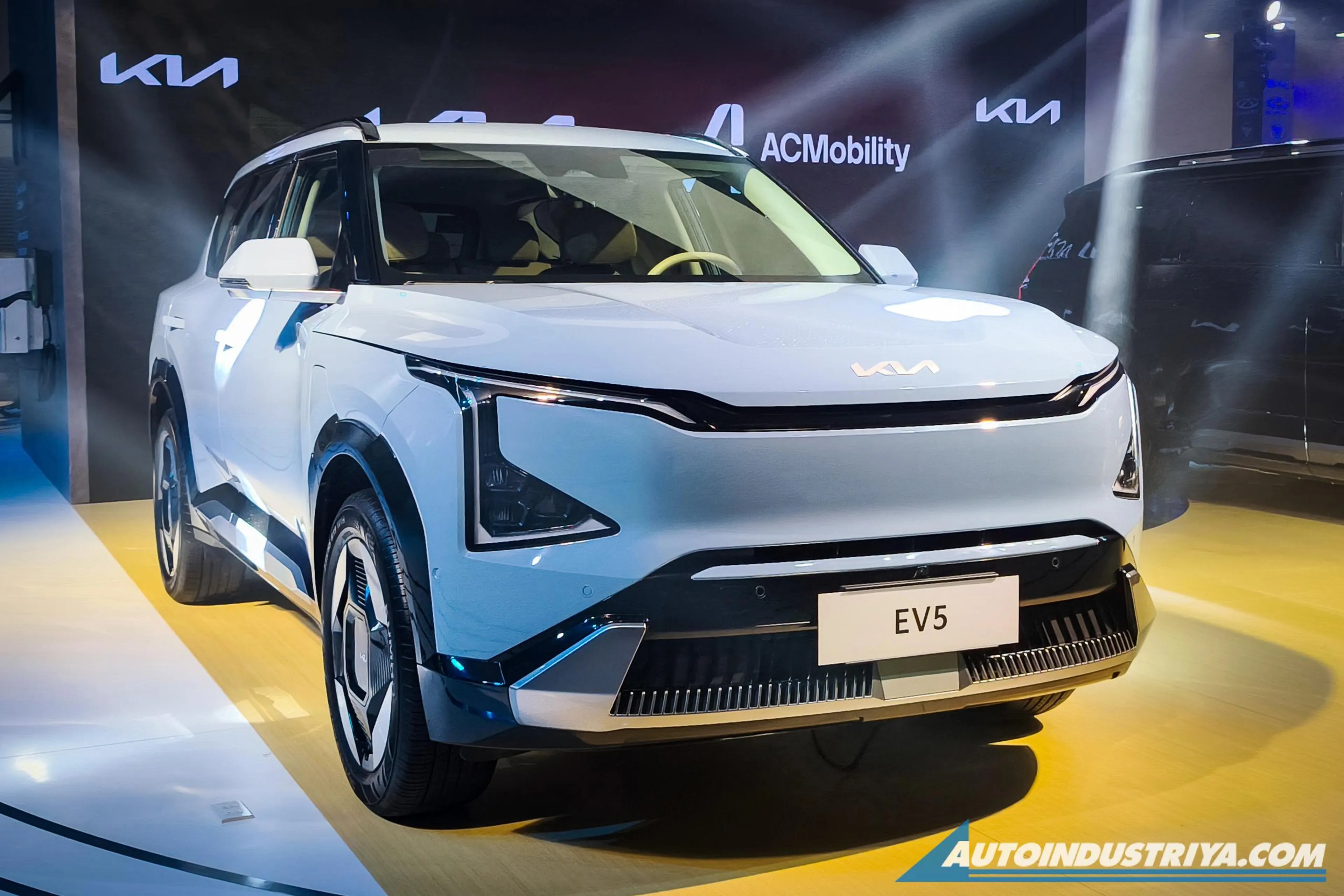 Kia gives first look at PH-spec 2026 EV5
