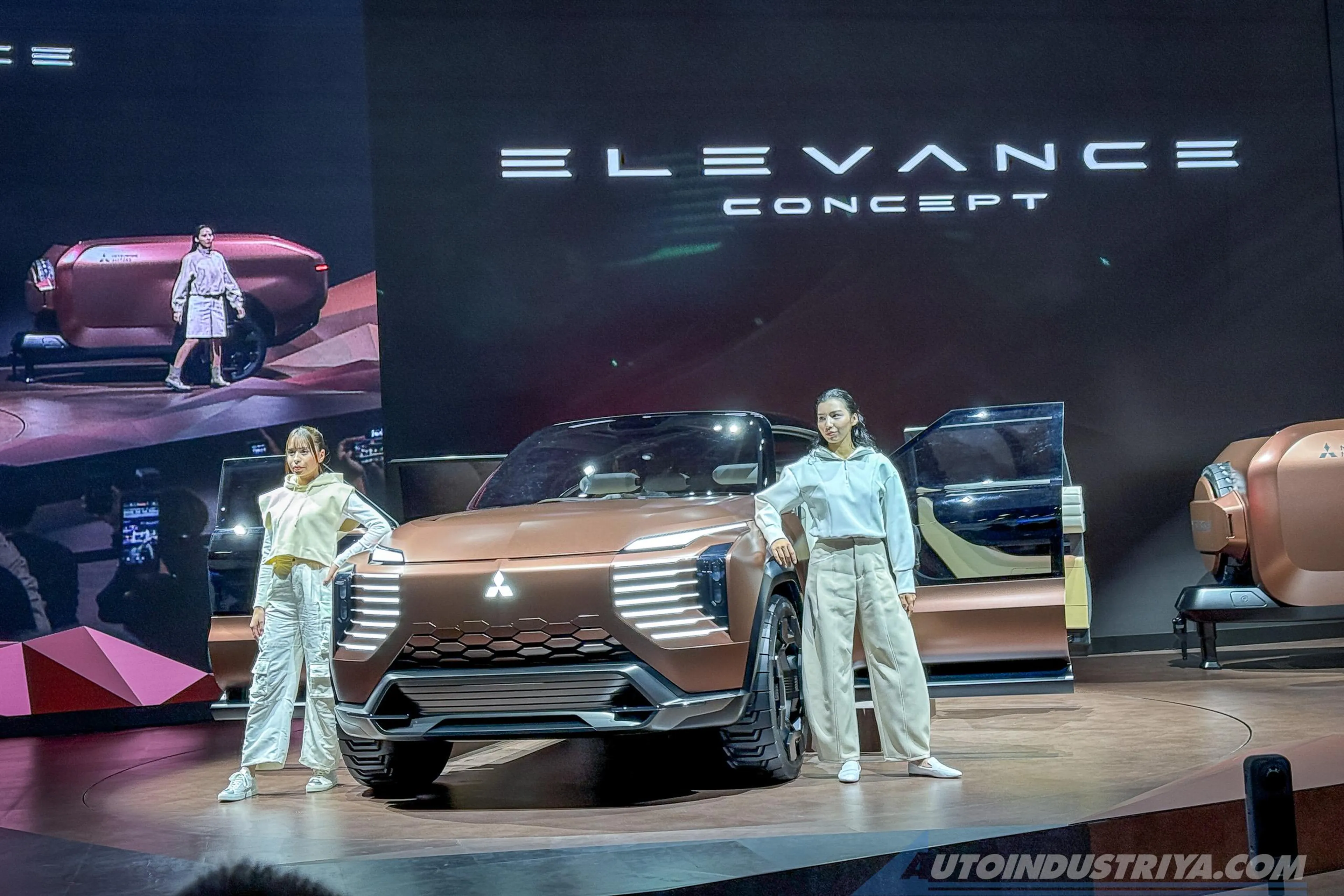 Mitsubishi Elevance Concept SUV makes world premiere