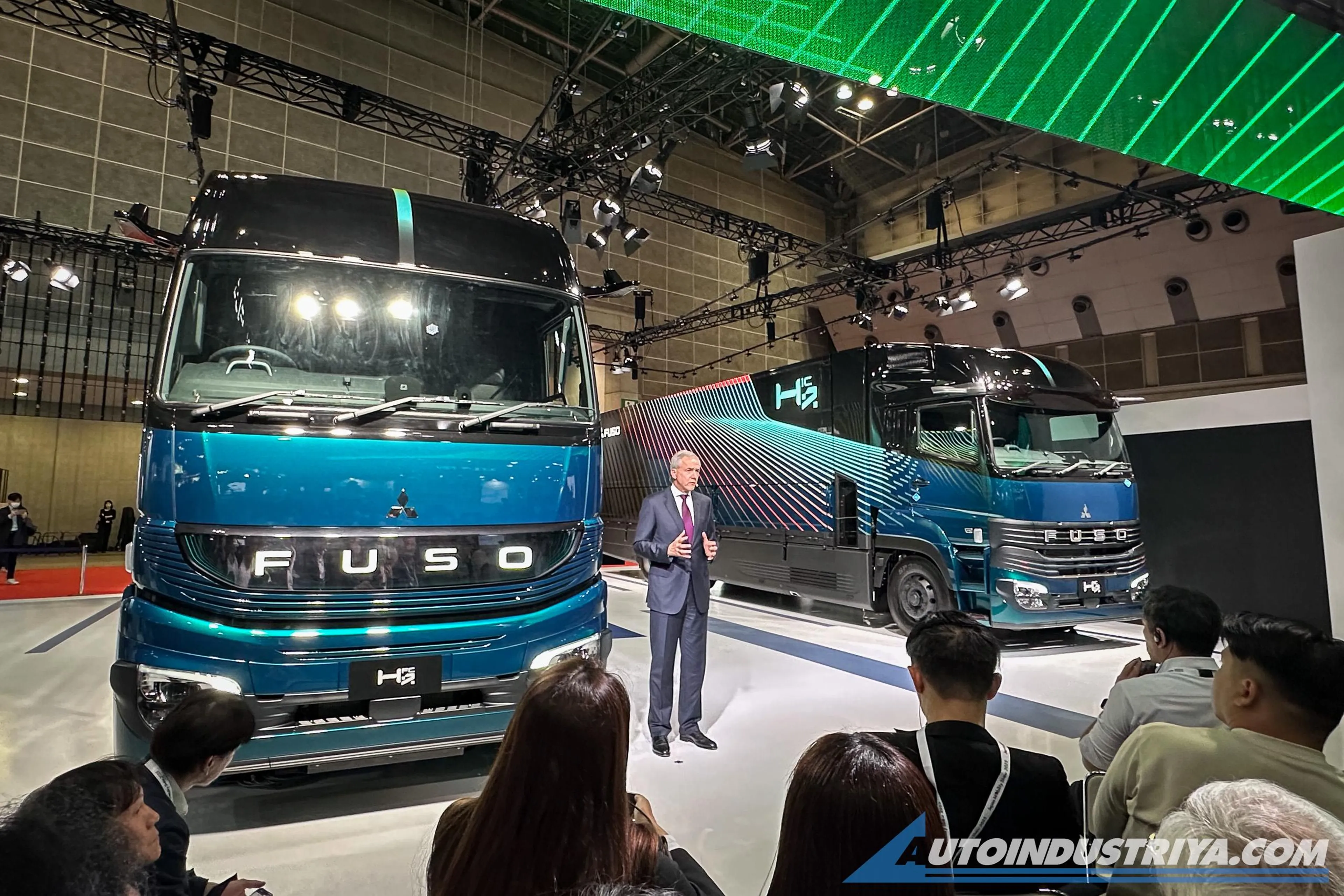 Fuso unveils H2IC, H2FC heavy duty truck concepts at JMS 2025