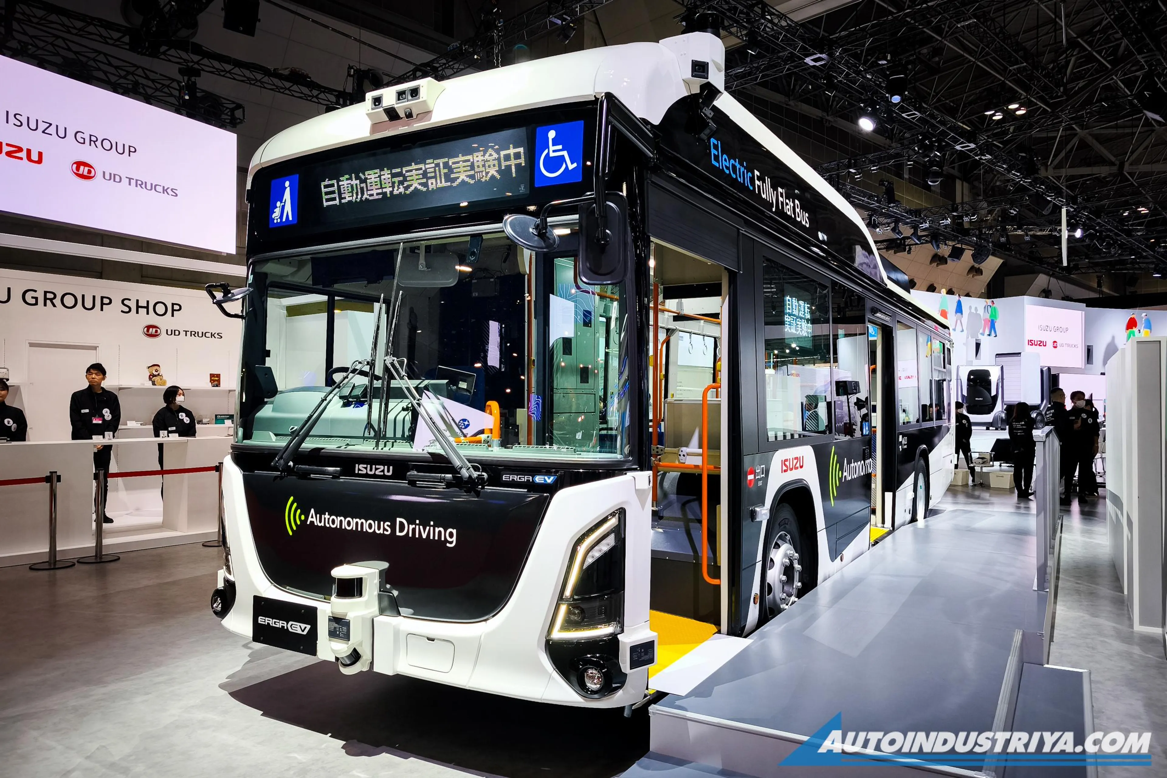 Isuzu Erga EV Autonomous Driving Bus revealed at JMS 2025