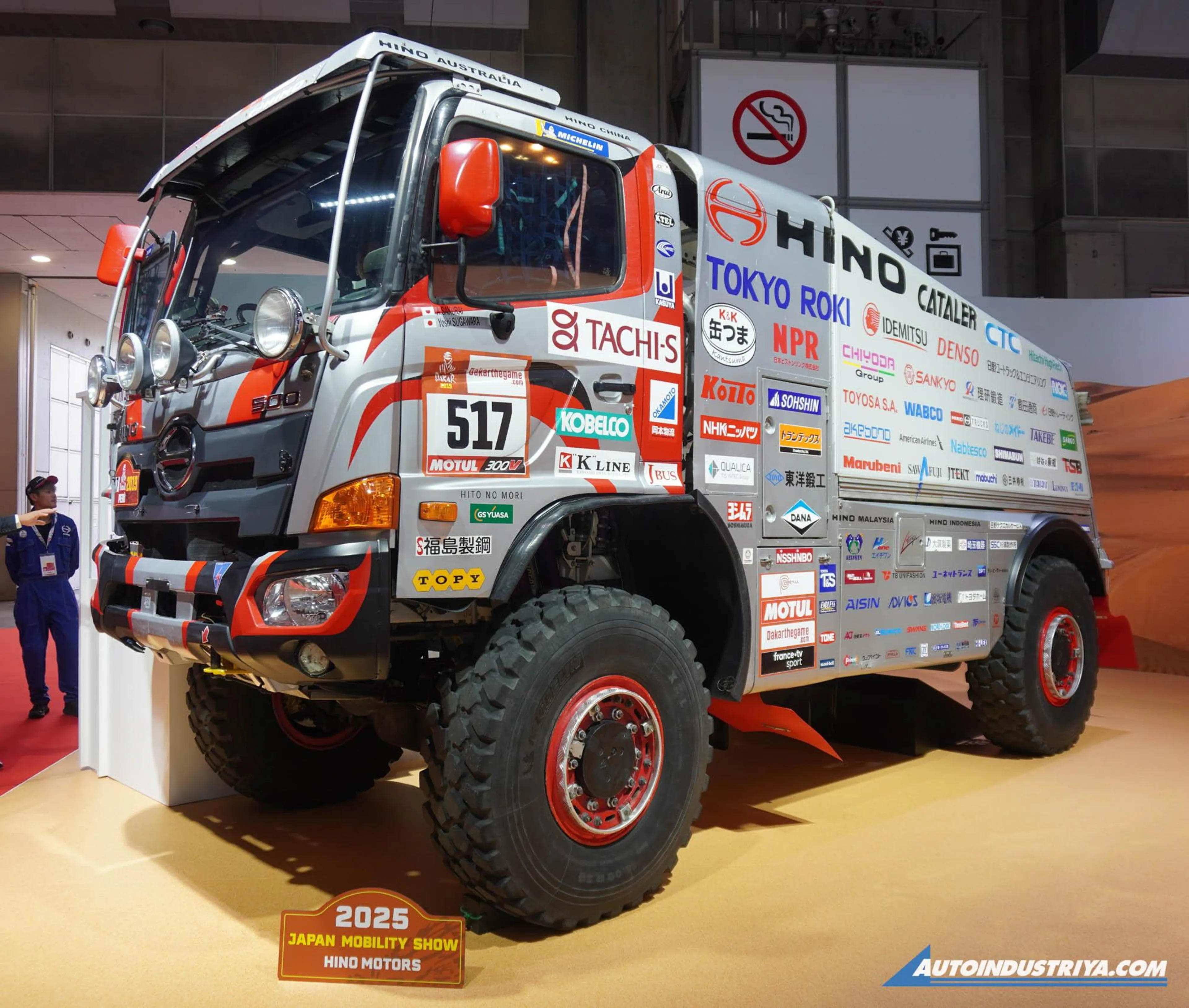 Hino's "Little Monster": A Dakar-Bred Giant