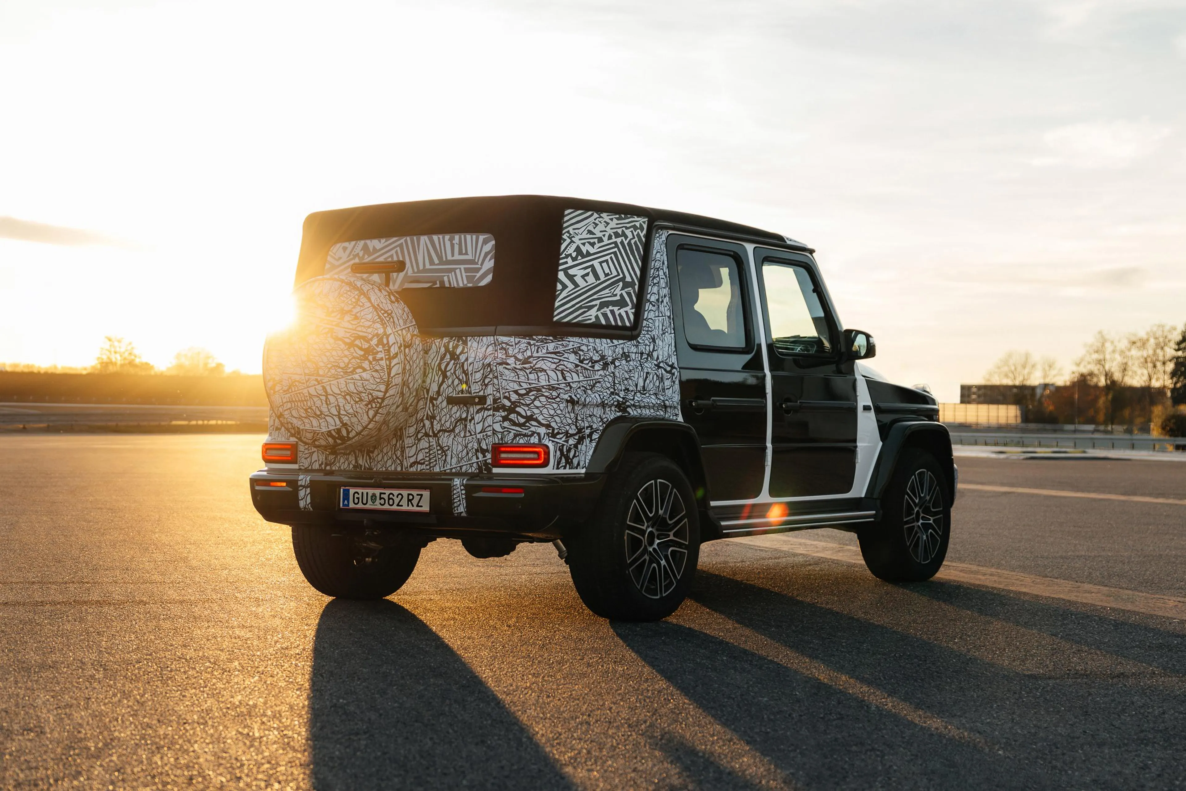 Comeback: Mercedes-Benz teases all-new G-Class Cabriolet