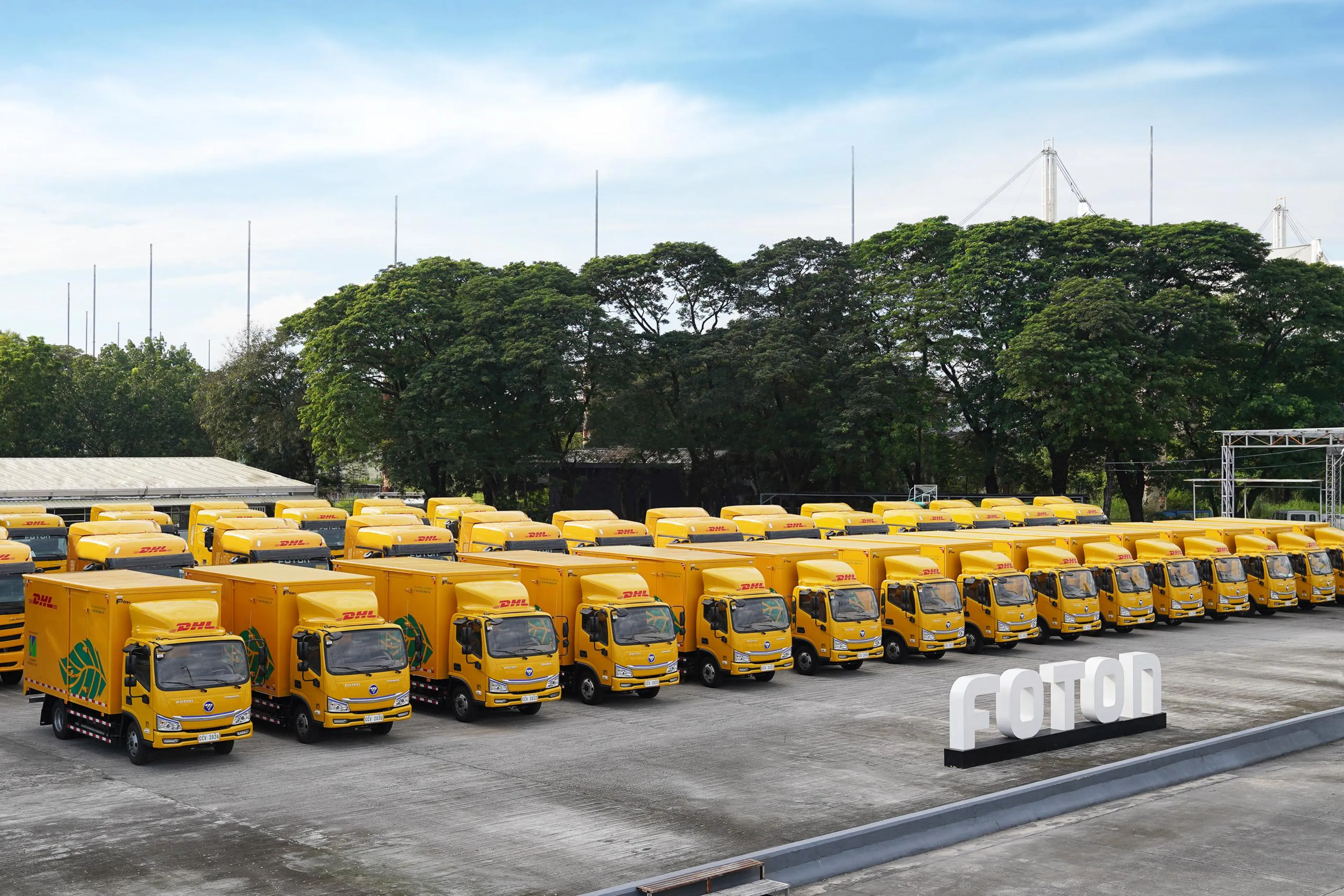 Foton PH turns over 45 commercial vehicles to DHL Summit Solutions Inc.