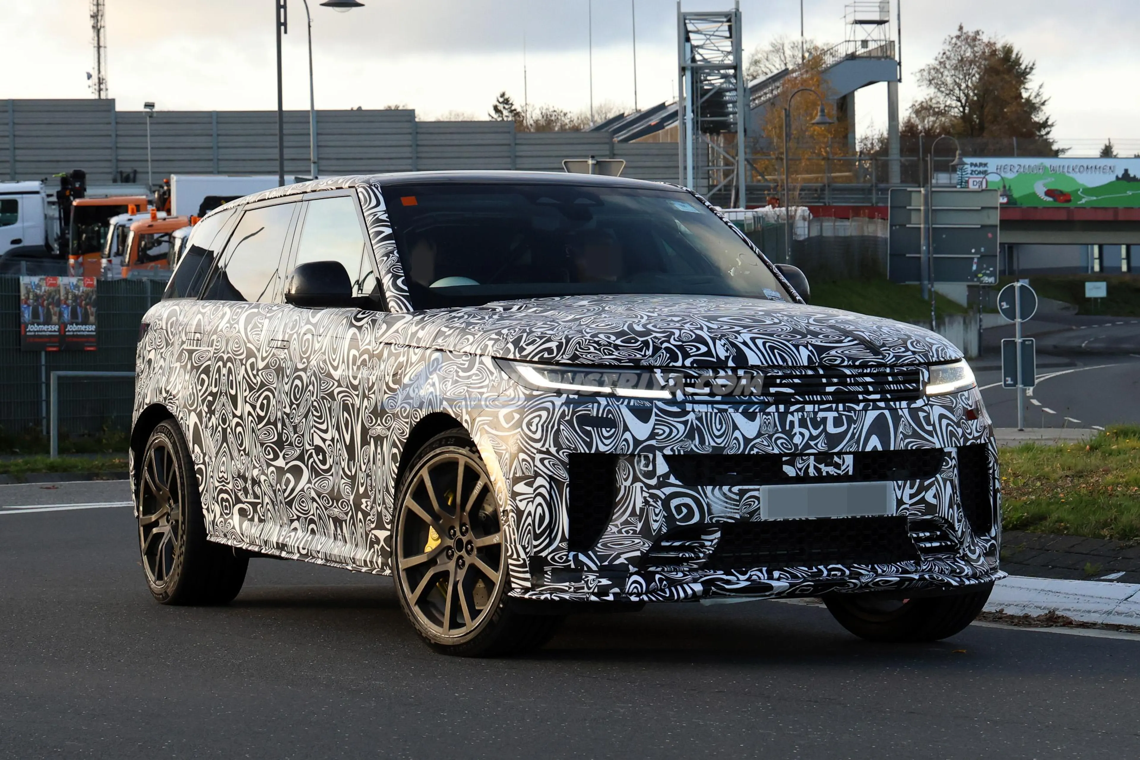 SPIED: Will we see an all-new Range Rover Sport SVR?