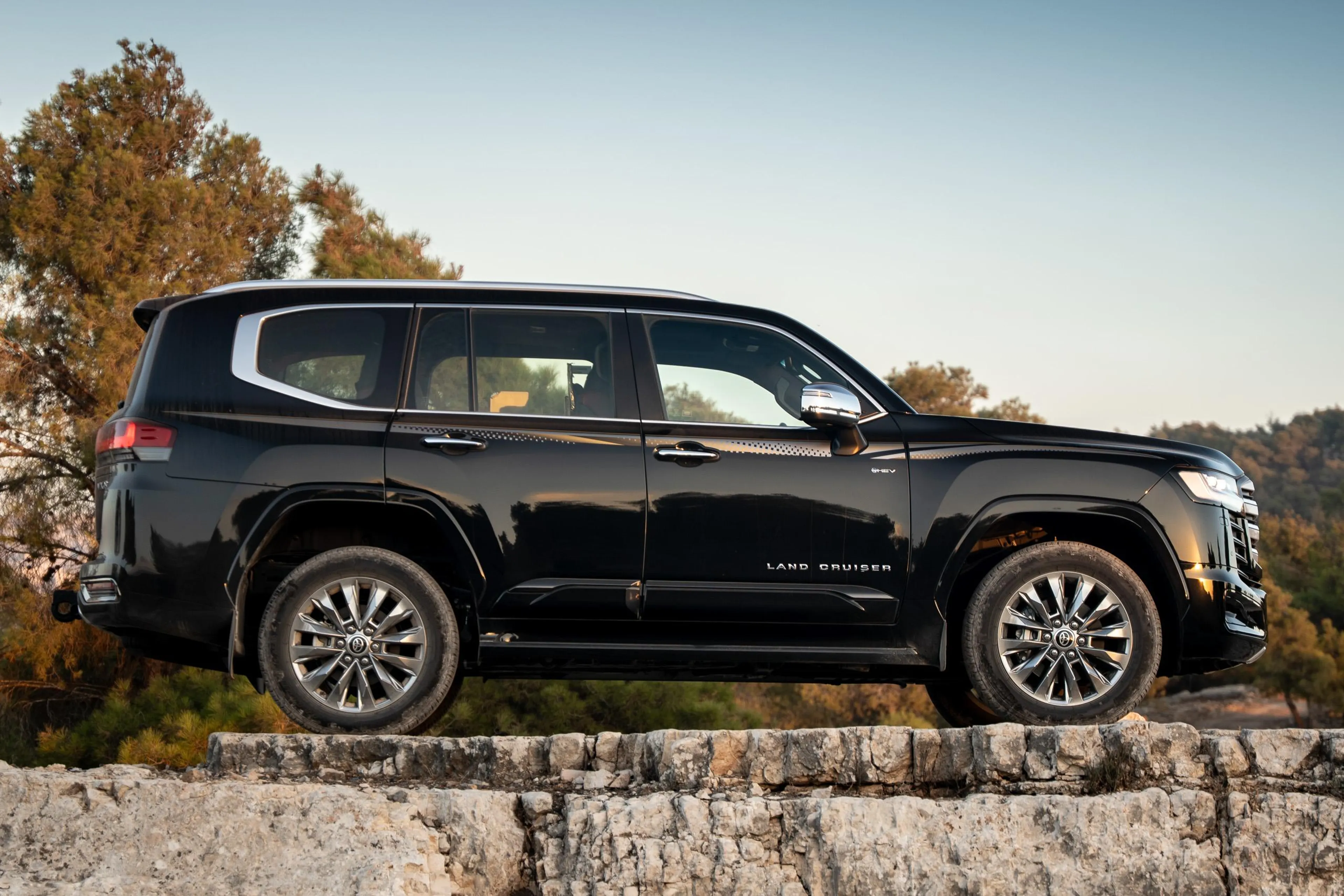 Toyota Land Cruiser 300 HEV now on DOE list; launch soon?