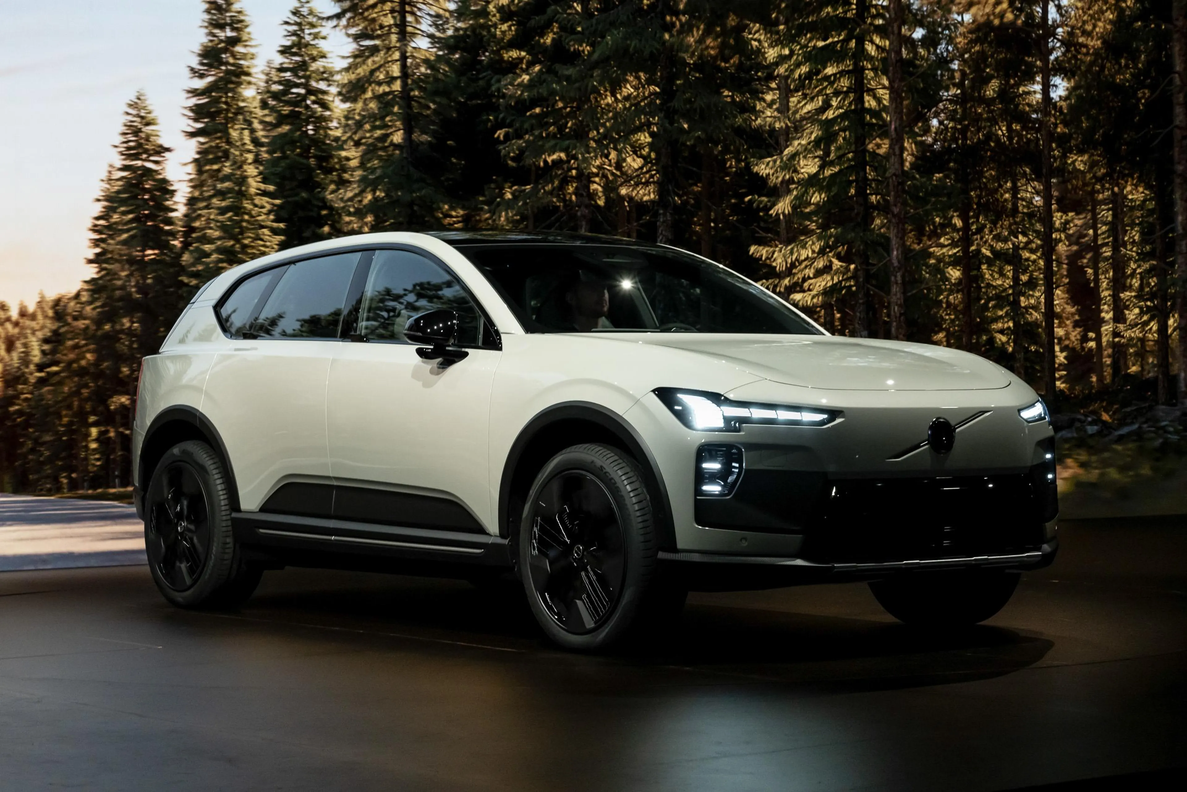 All-new Volvo EX60 EV ends range anxiety with up to 810 km of range