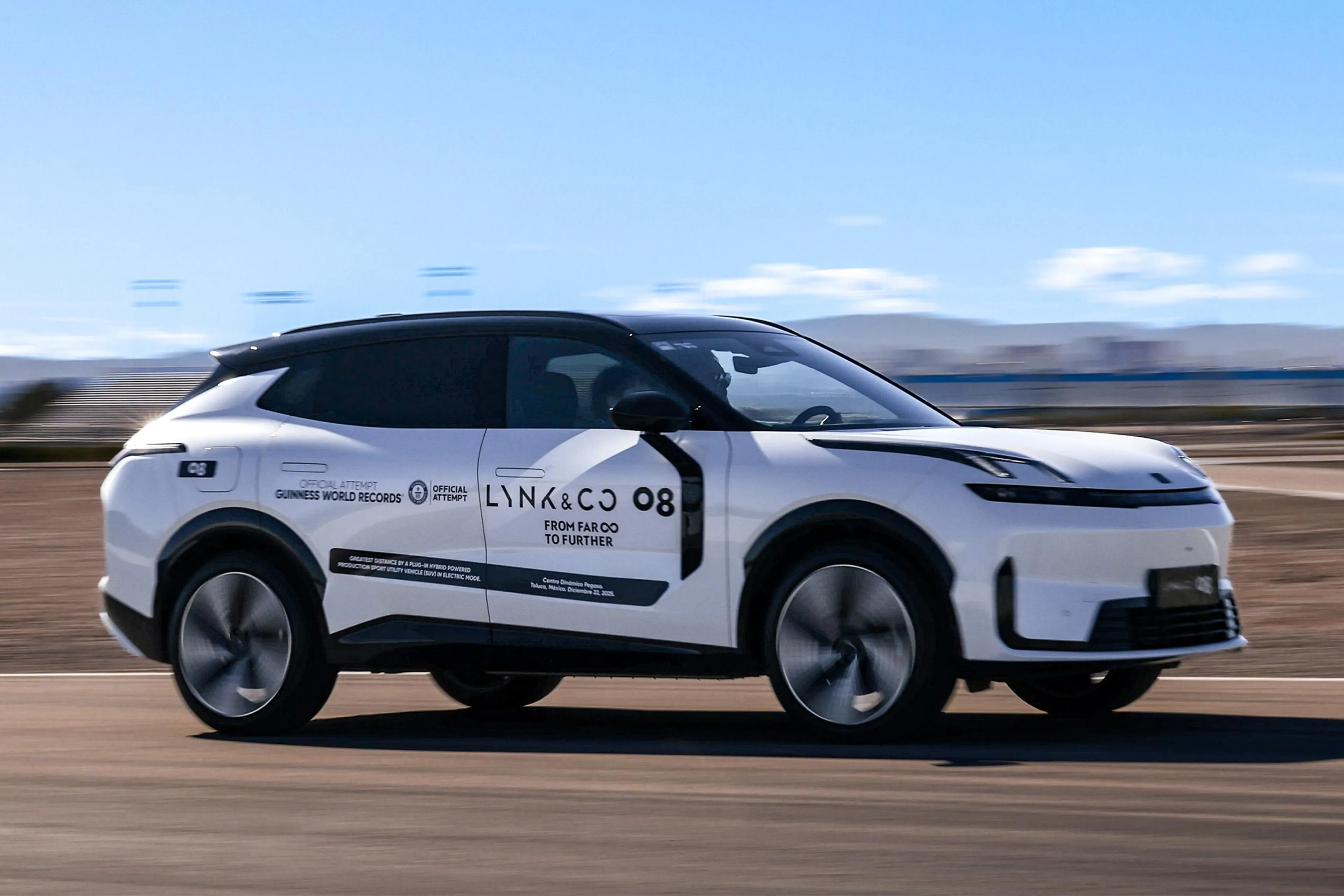 Lynk & Co 08 proves its efficiency, range in two Guinness World Record runs