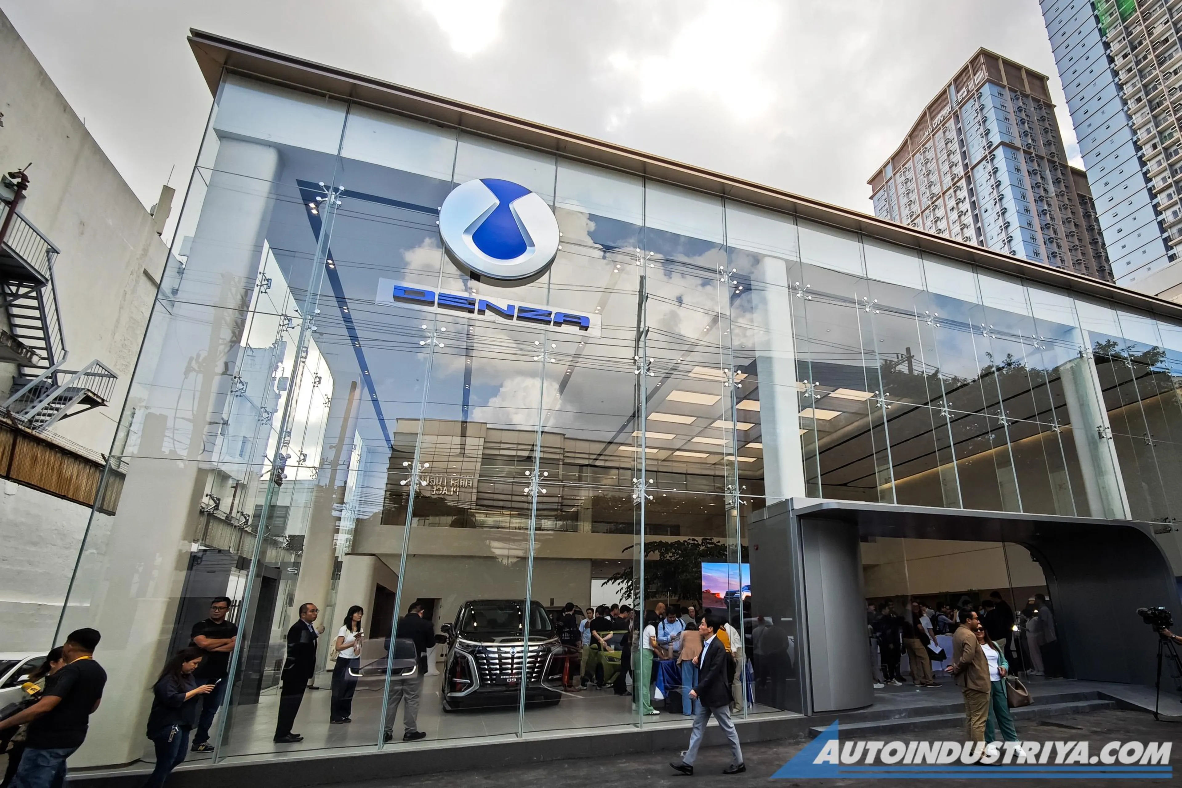 BYD goes premium: Denza officially in PH