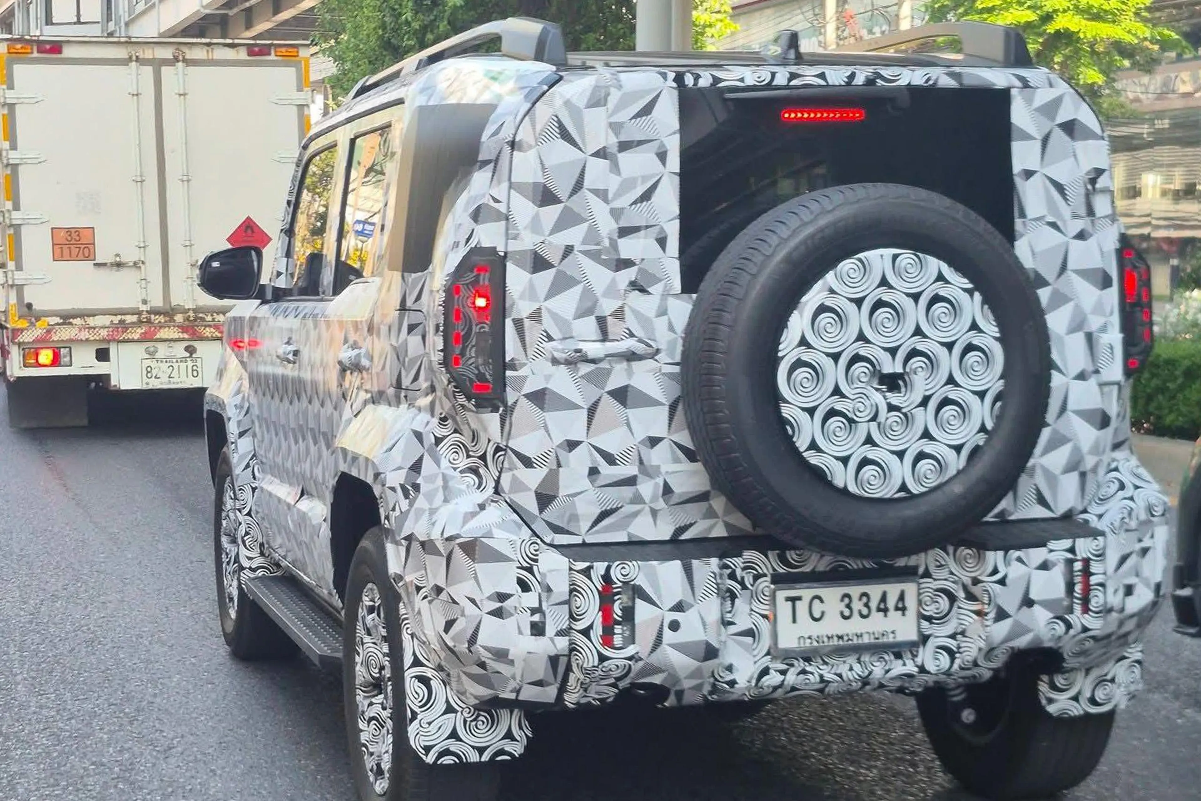 LOOK: Toyota Land Cruiser FJ spotted in Thailand, coming to PH soon?