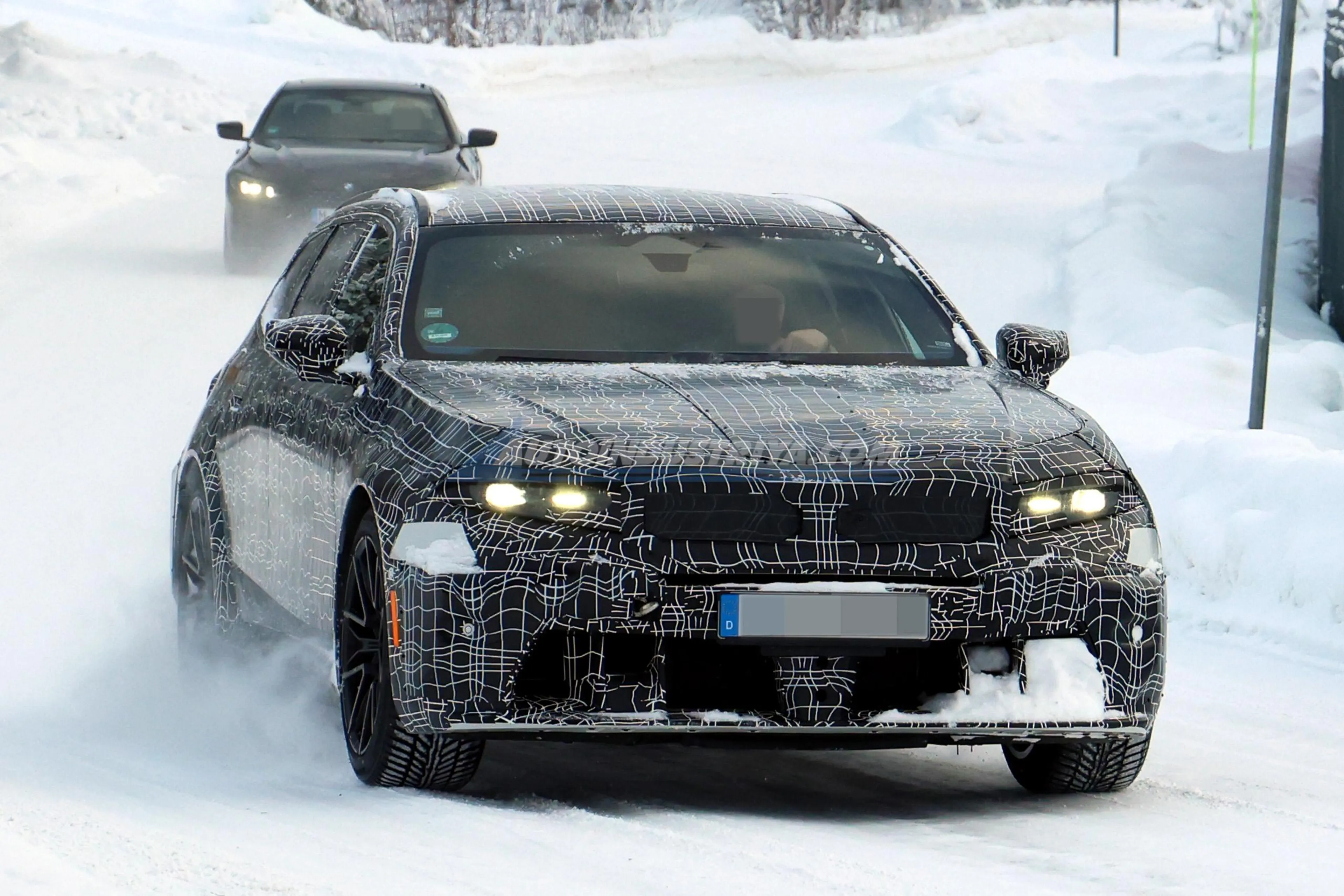 SPIED: G99 BMW M5 Touring seen with Neue Klasse redesign