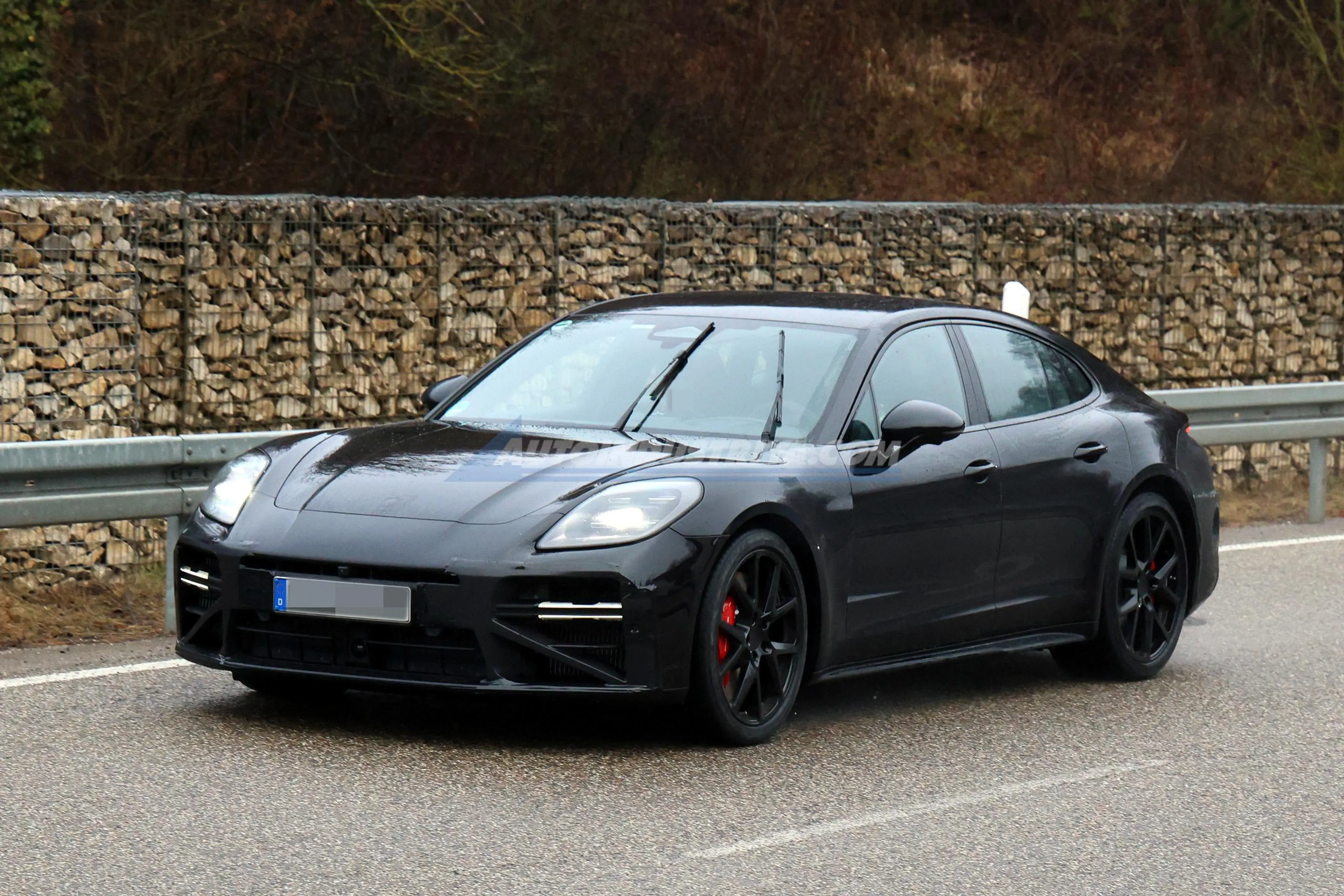 SPIED: Third-gen Porsche Panamera to get its first facelift