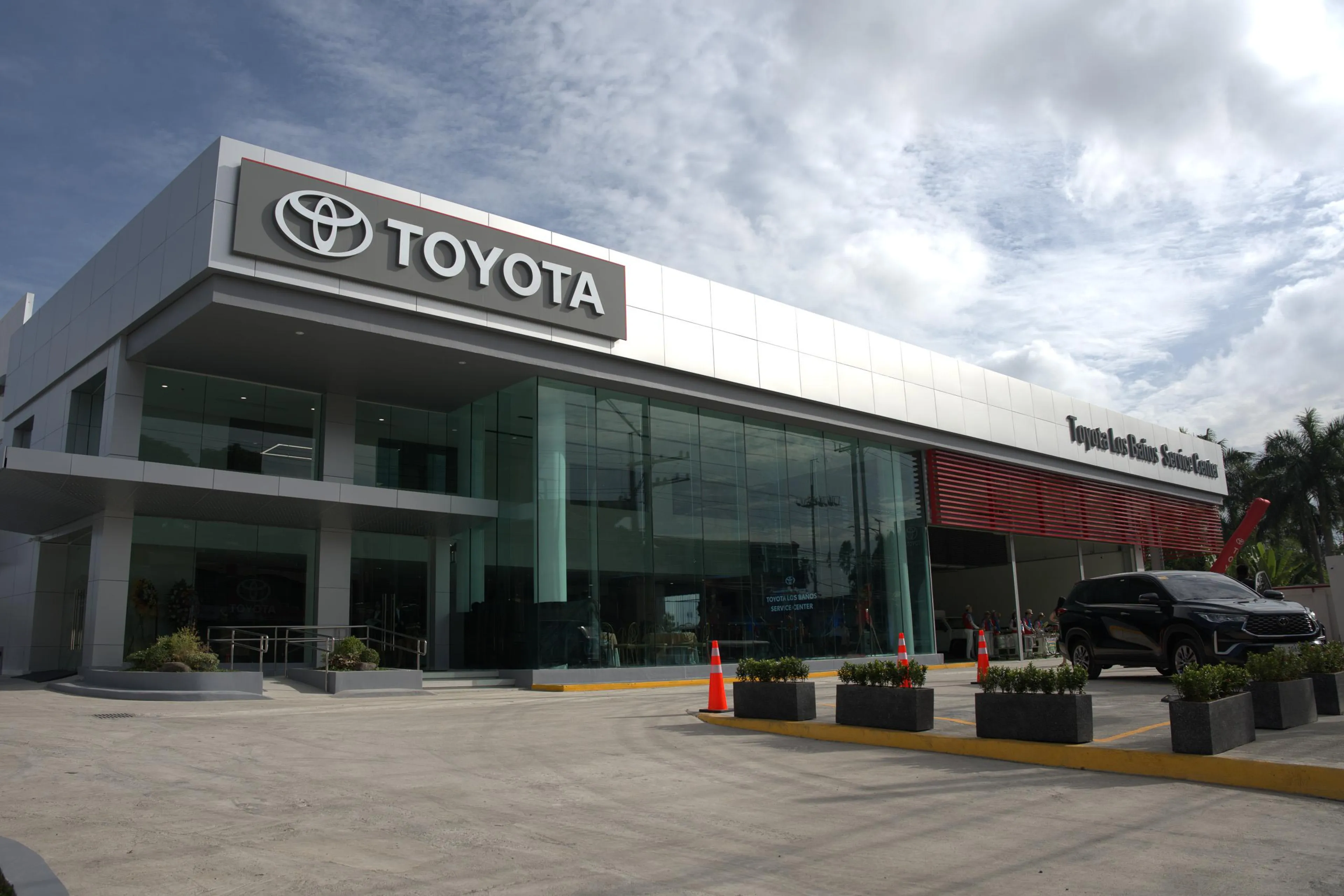 Toyota PH opens 6,000 square meter Los Baños Service Center