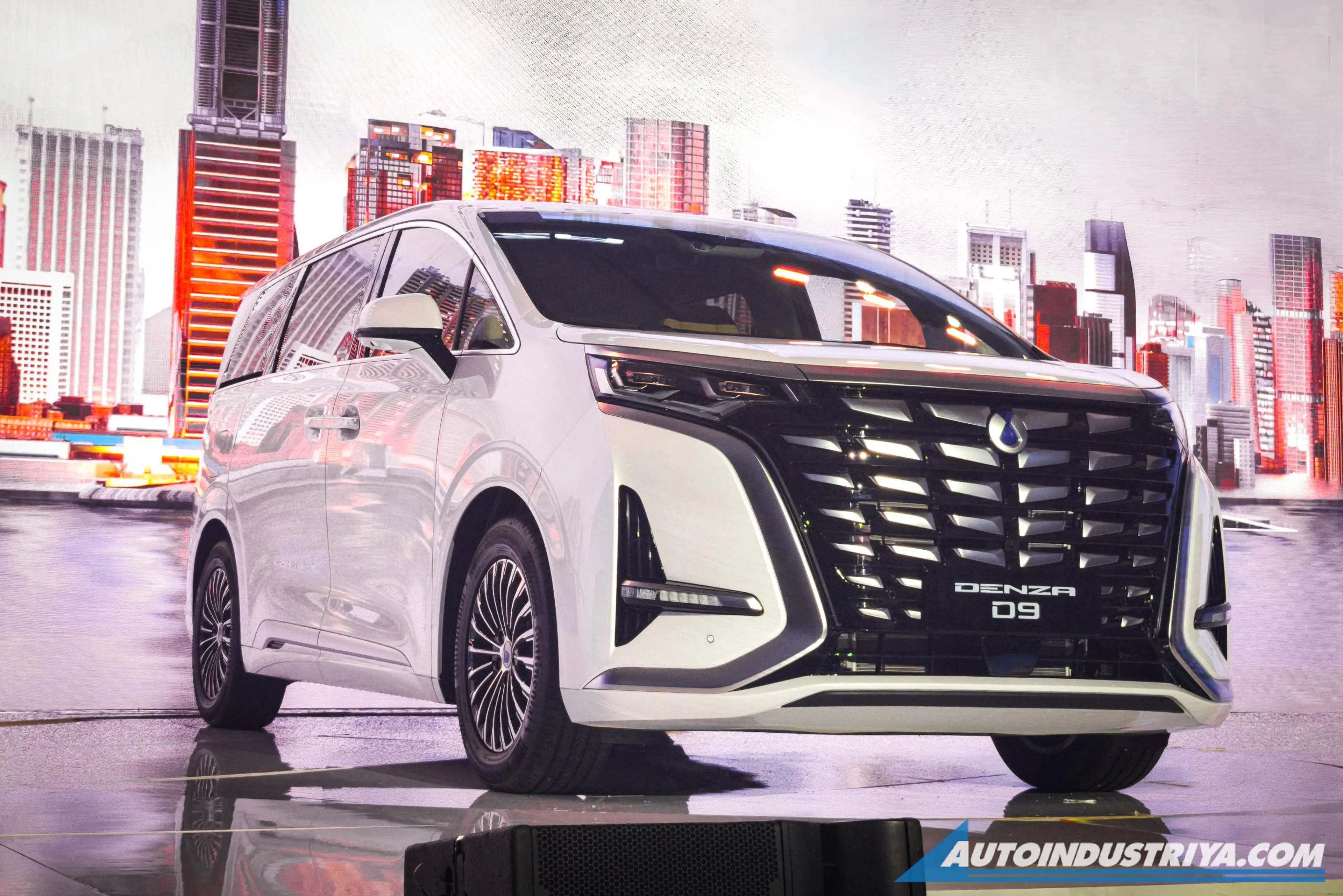 Luxury MPV Redefined: 2026 Denza D9 premium PHEV now in PH