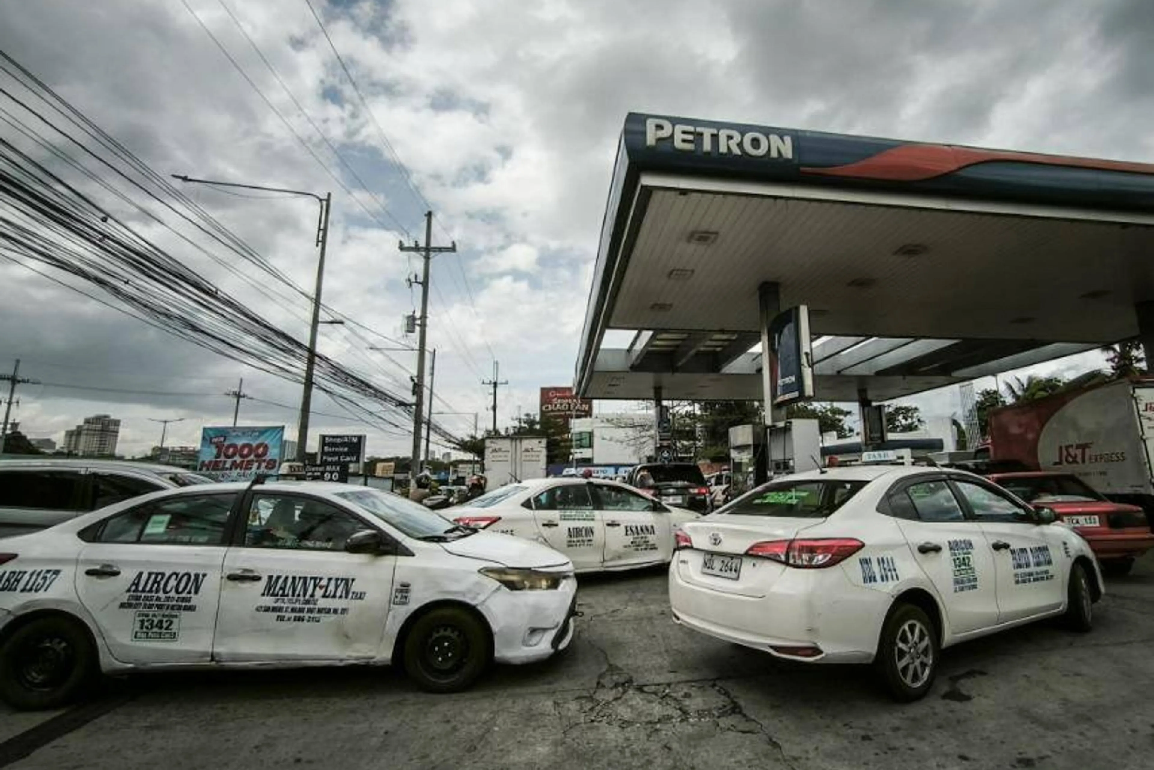 DOE: We have no power to control fuel prices under Oil Deregulation Law