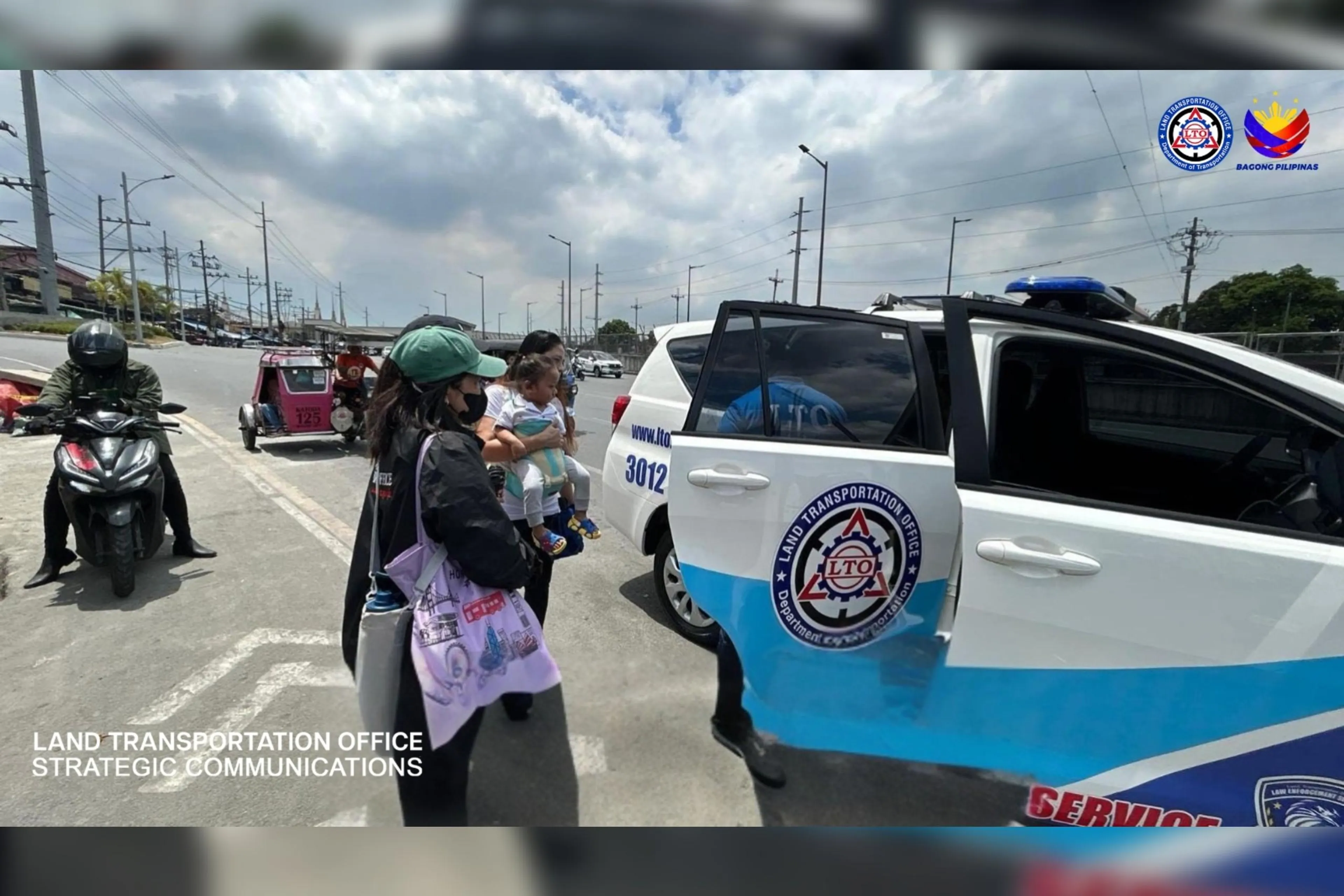 Stranded commuters get free lift from LTO patrol cars